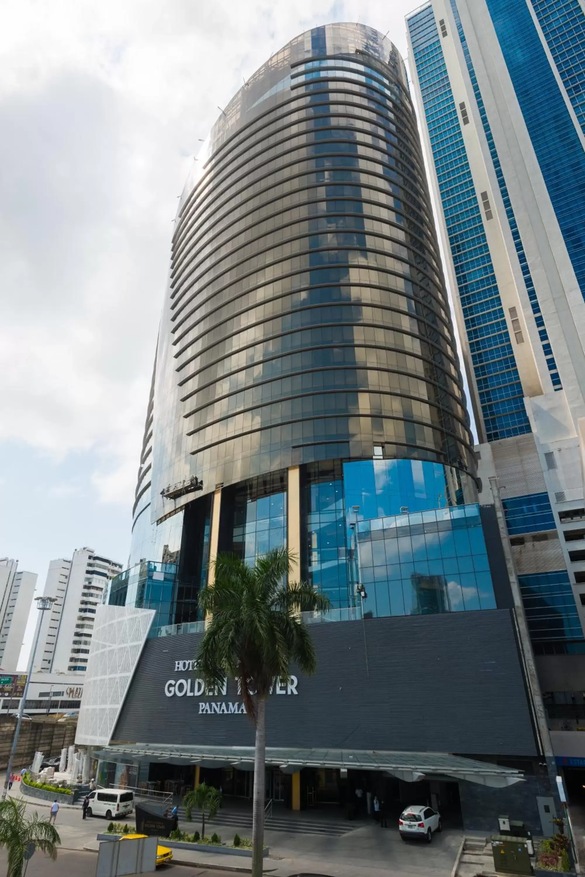 Facade/entrance, Property Building in Hotel Las Americas Golden Tower Panamá