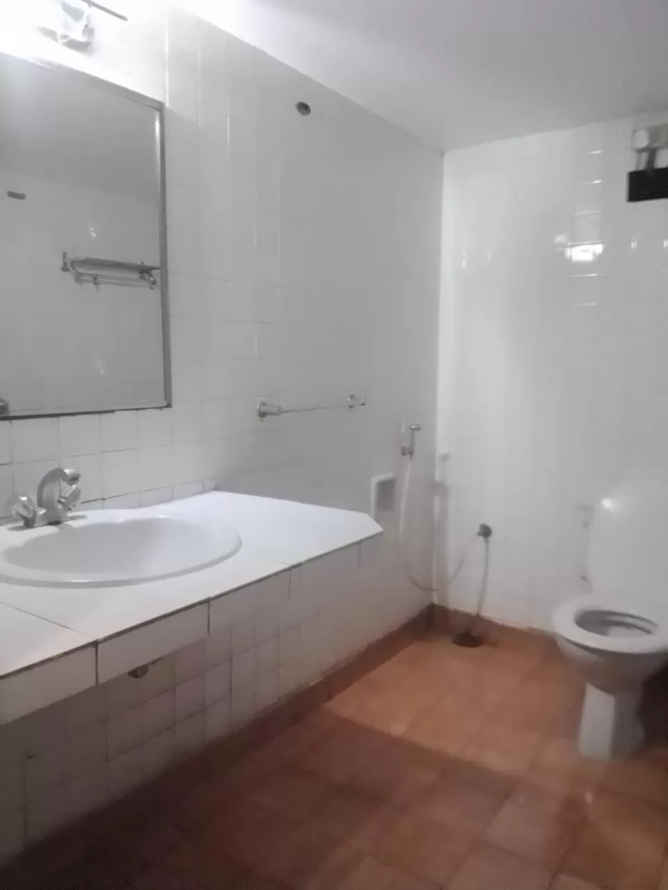 Bathroom in Hotel Indsurya