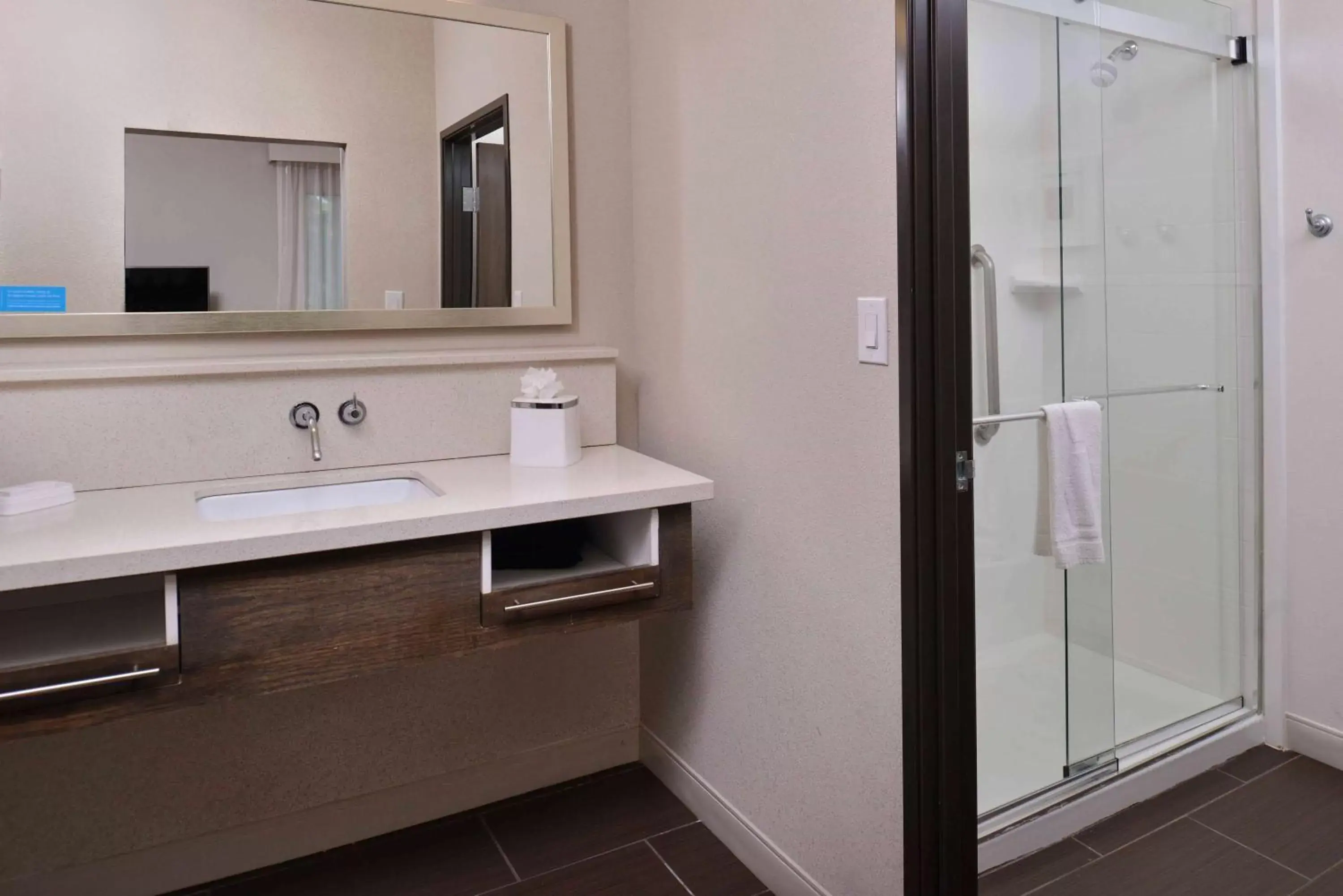 Bathroom in Hampton Inn & Suites Dallas Market Center