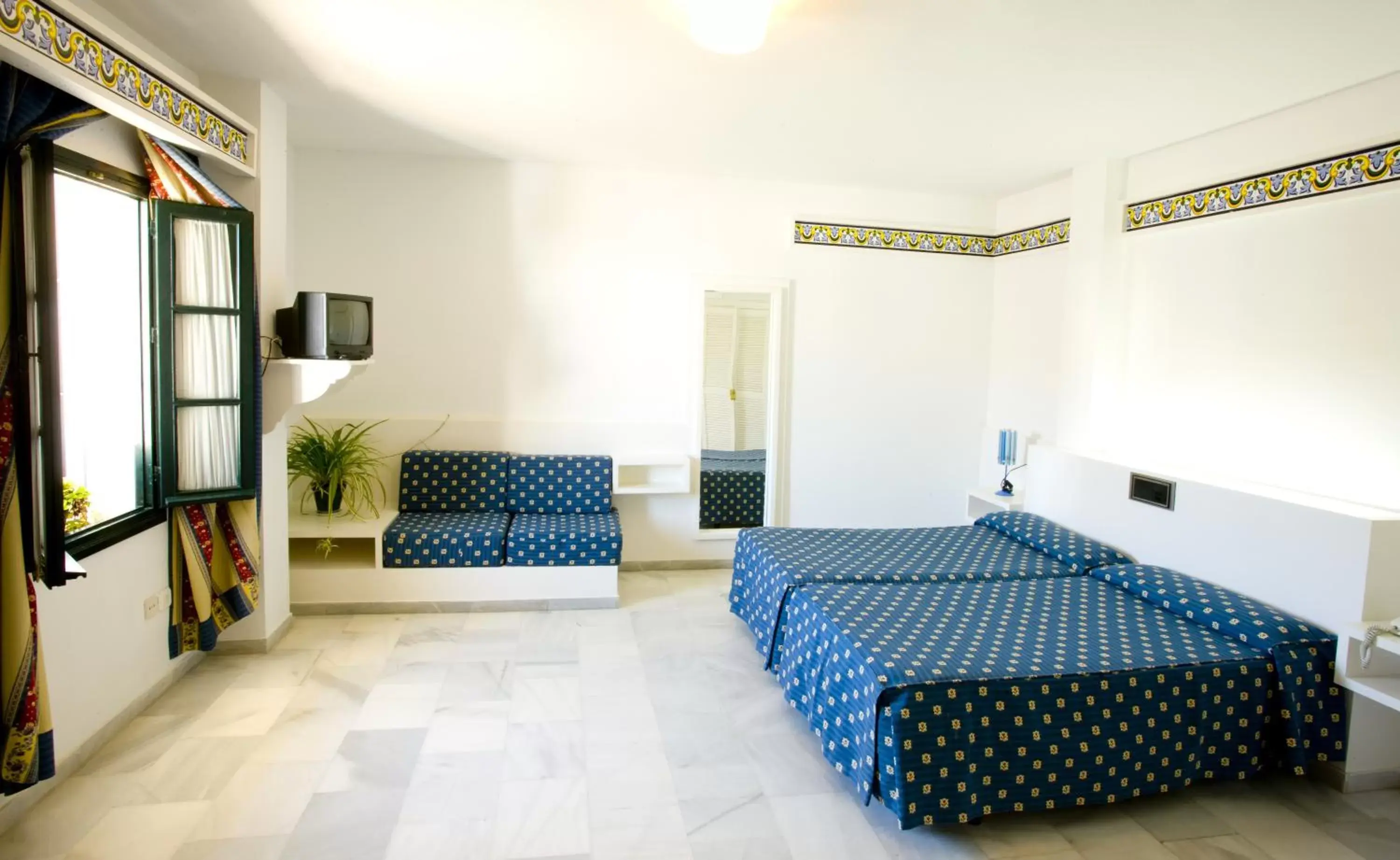 Photo of the whole room, Bed in Los Helechos Photo of the whole room, Bed in Los Helechos