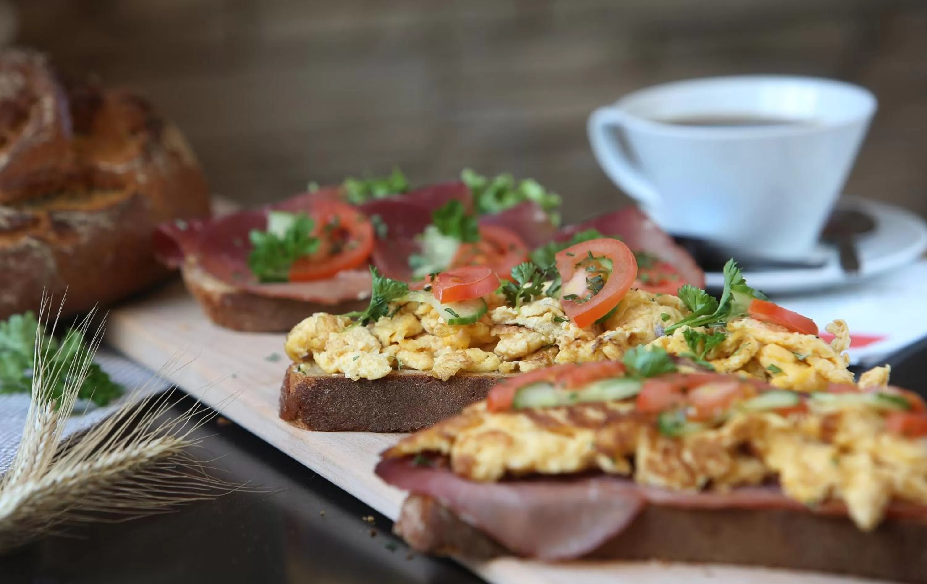 Food and drinks in Stadthotel Lohne, Self Check In, mit Bäckerei und Cafe