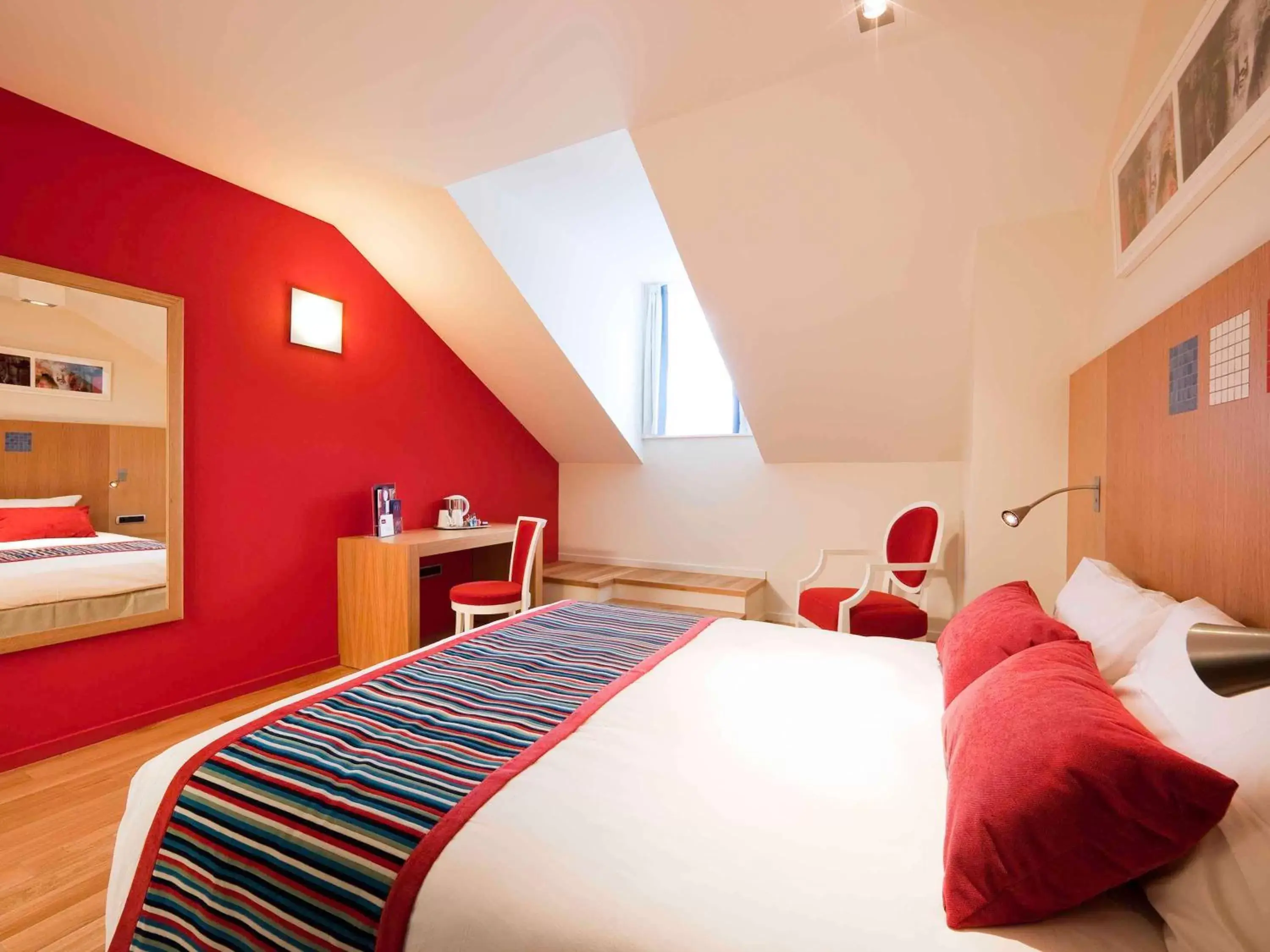 Bedroom, Bed in Hôtel Mercure Vittel