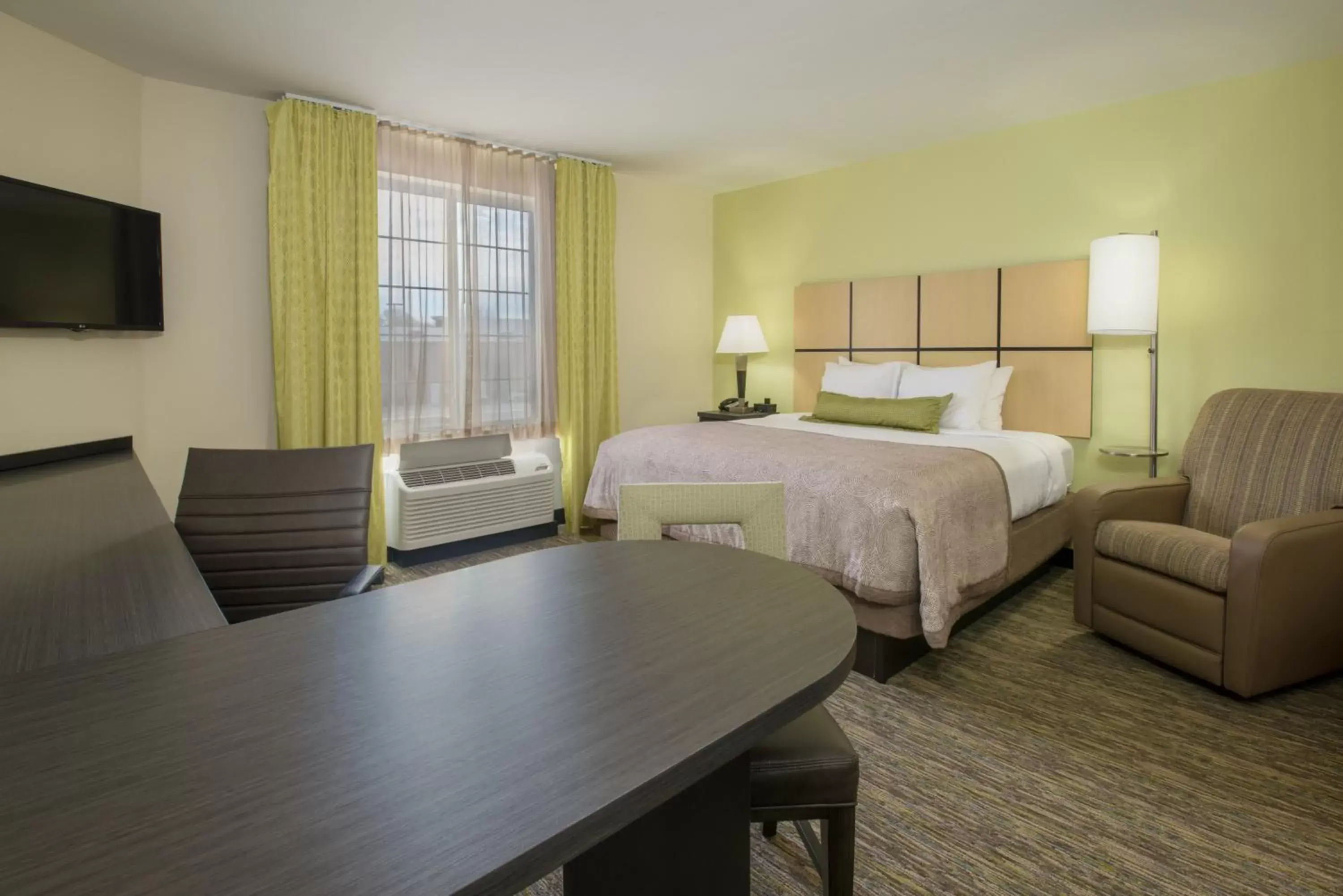 Photo of the whole room, Bed in Candlewood Suites Del City by IHG Photo of the whole room, Bed in Candlewood Suites Del City by IHG