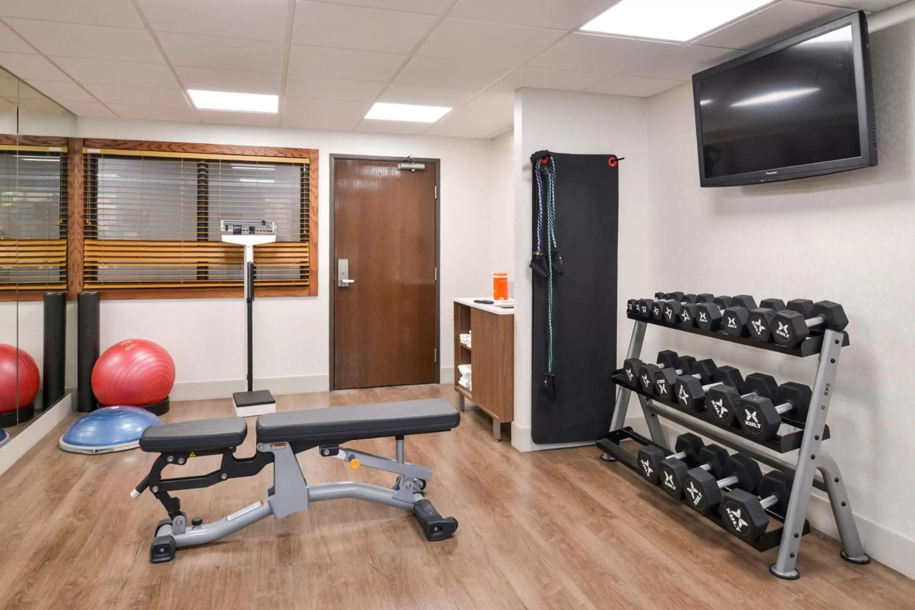 Fitness centre/facilities in Holiday Inn Express Wixom by IHG Fitness centre/facilities in Holiday Inn Express Wixom by IHG