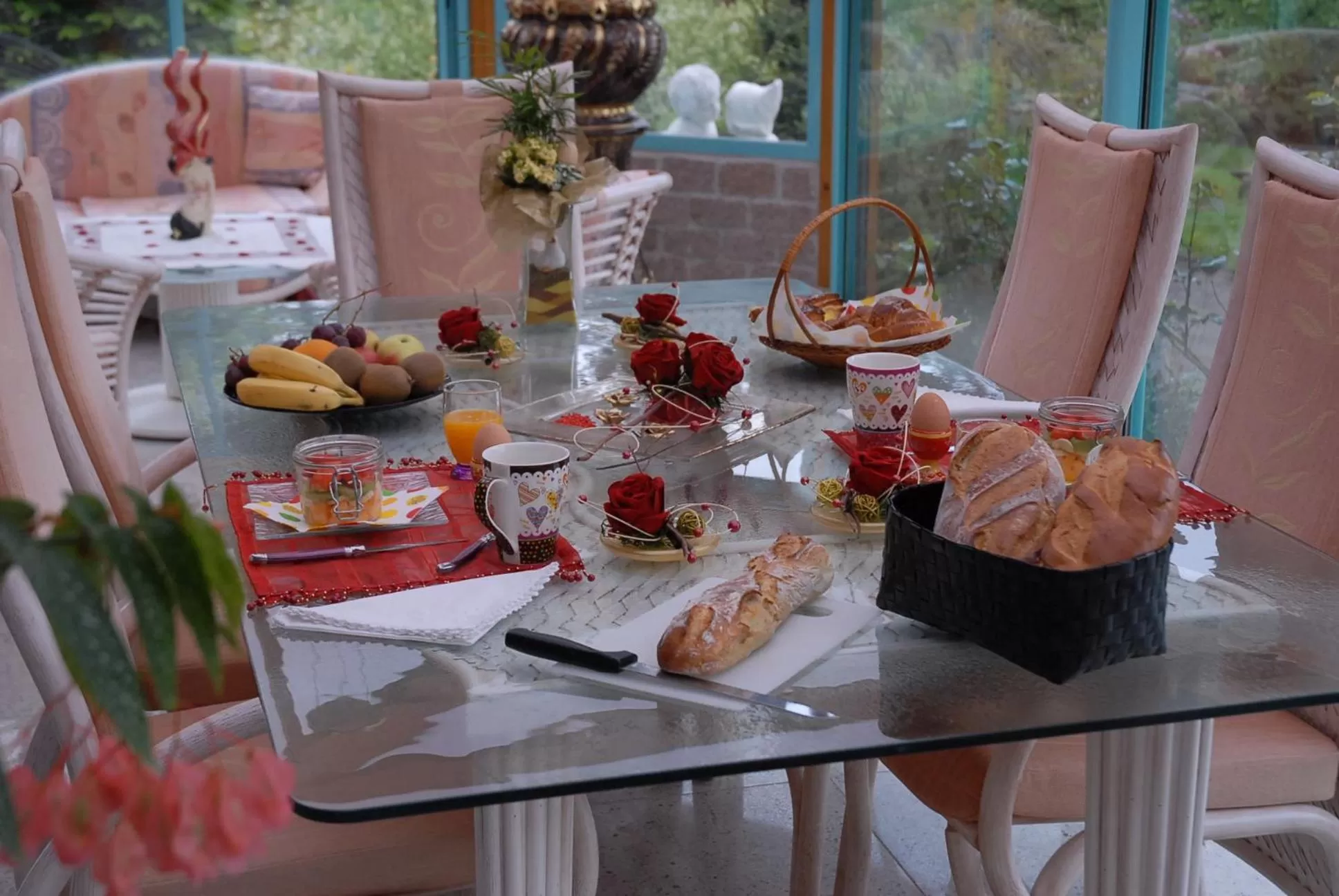 Food and drinks in Villa Thalassa domaineleshesperides