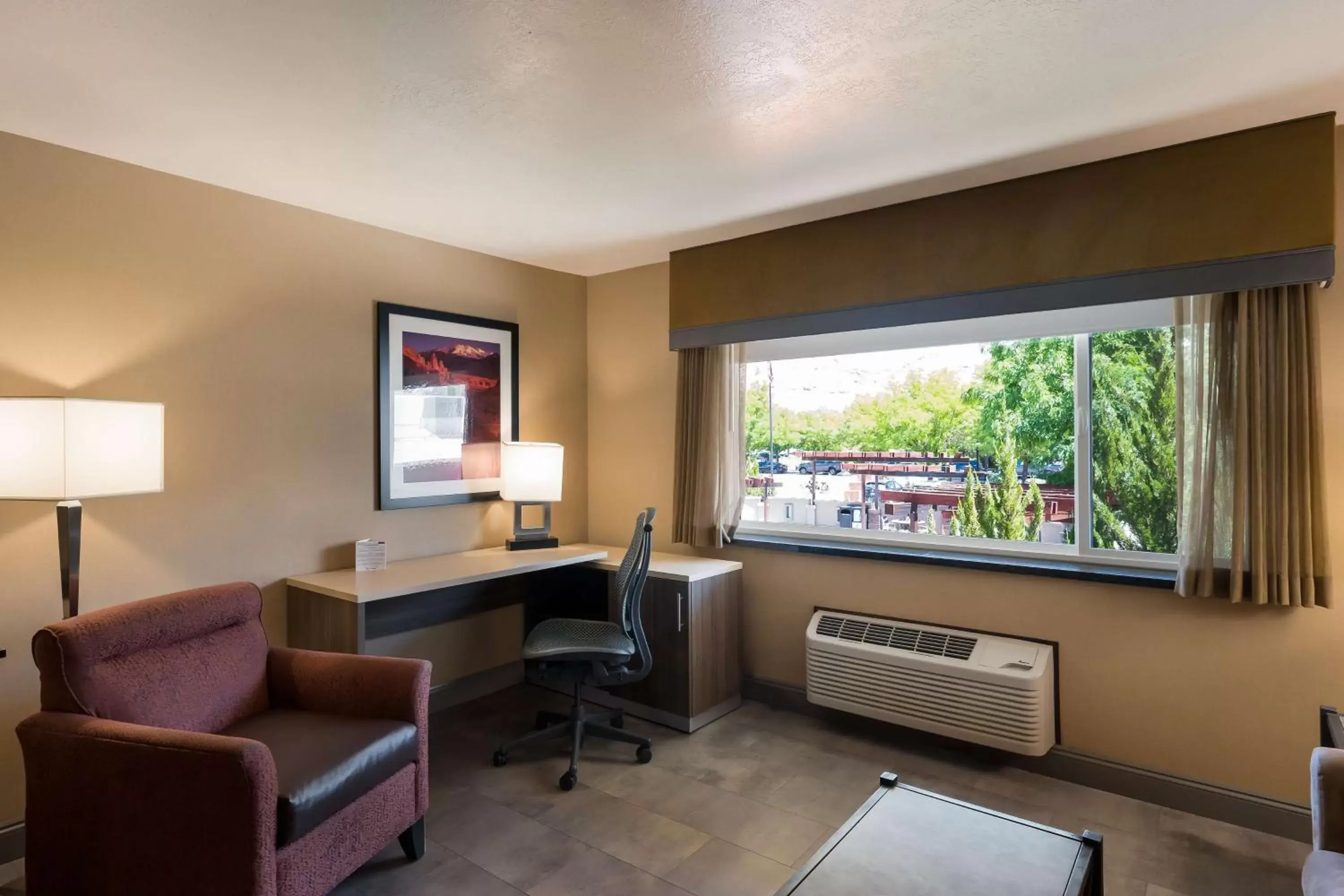 View (from property/room), Seating Area in Best Western Plus Canyonlands Inn