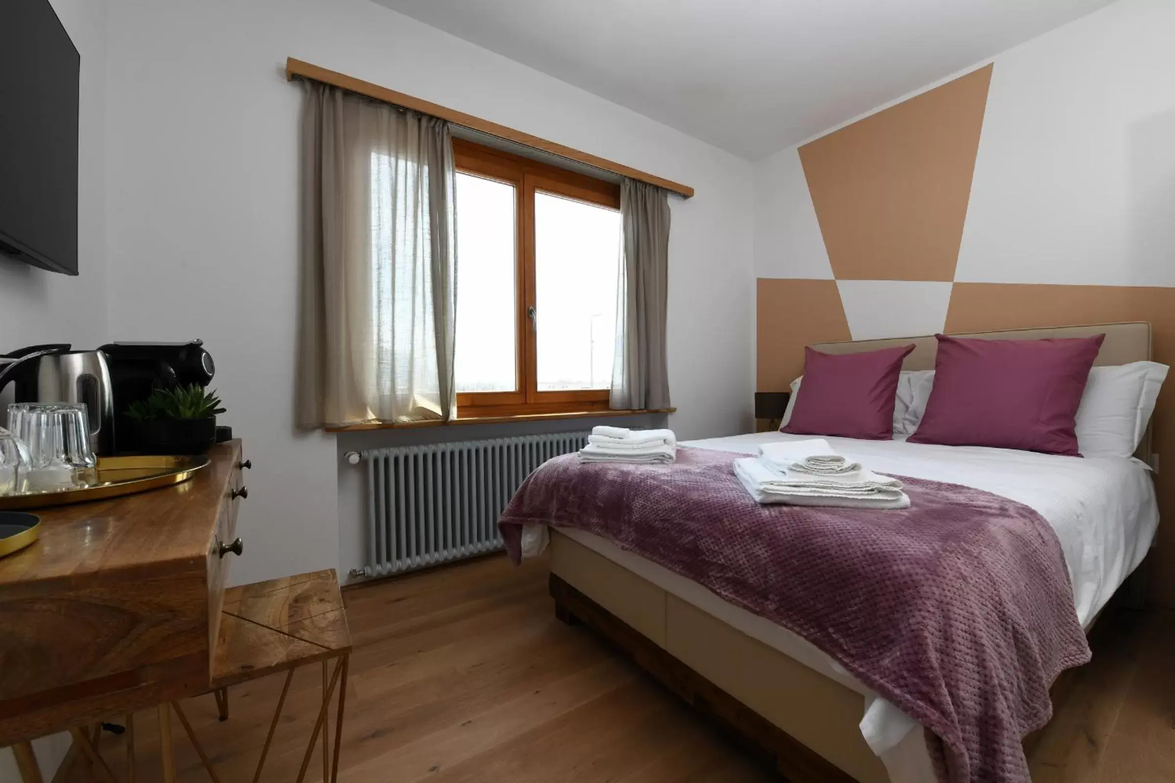 Double Room in 7rooms Losone Double Room in 7rooms Losone