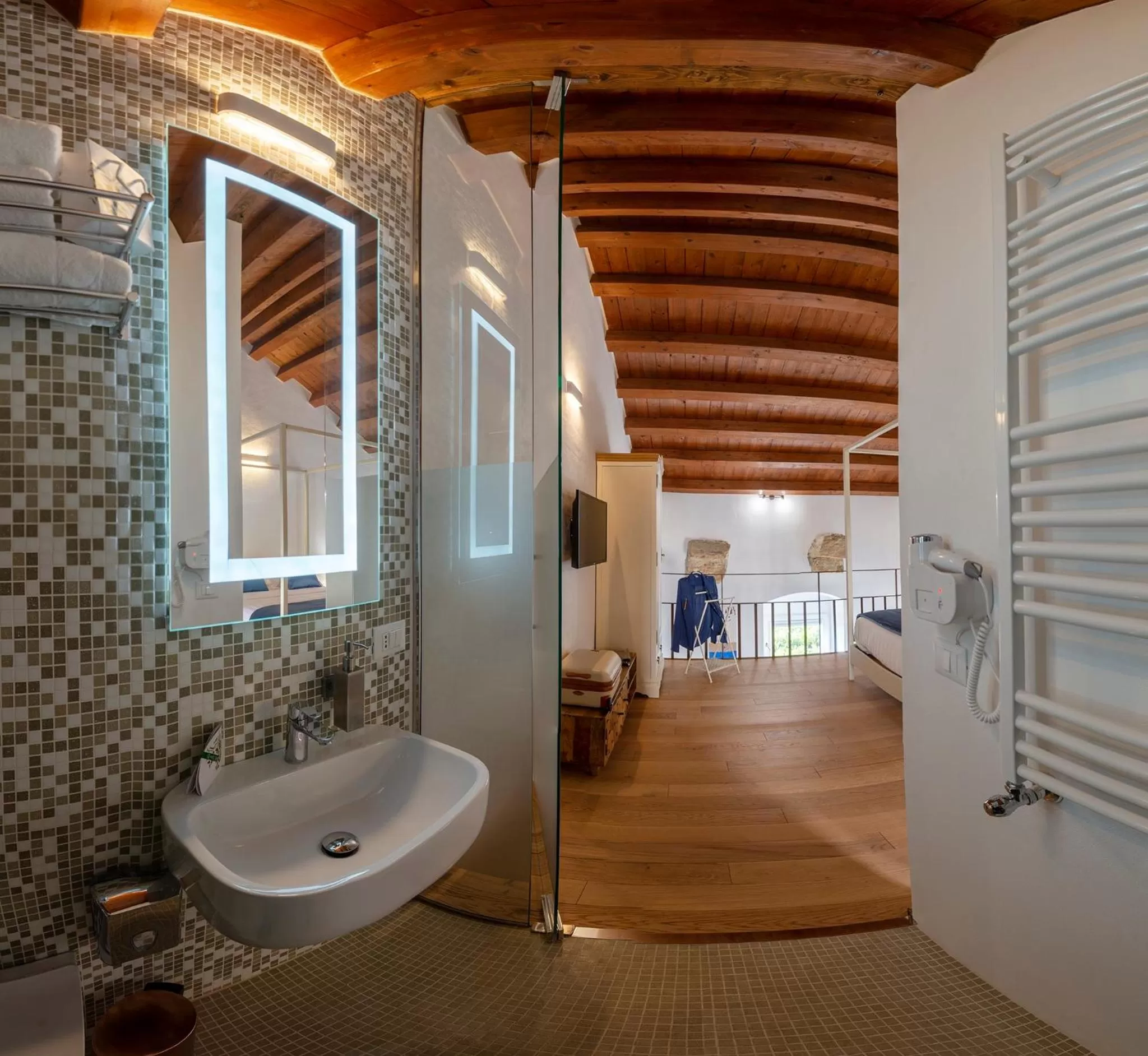 Shower in Le Maestranze Deluxe Rooms