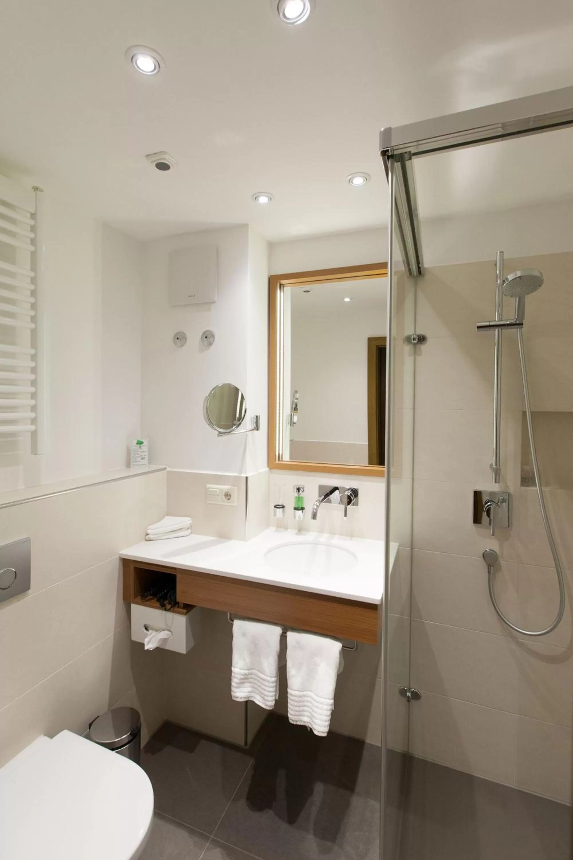 Toilet in Hotel Hachinger Hof