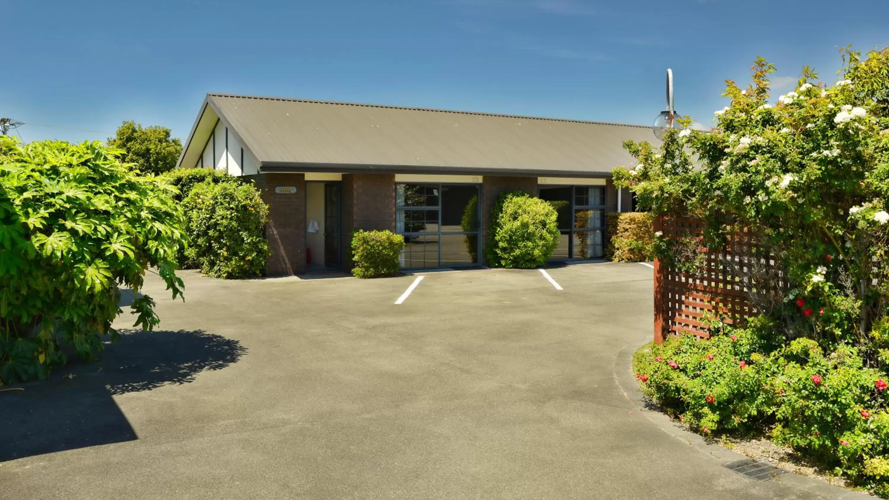 Facade/entrance, Property Building in Aston Court Motel