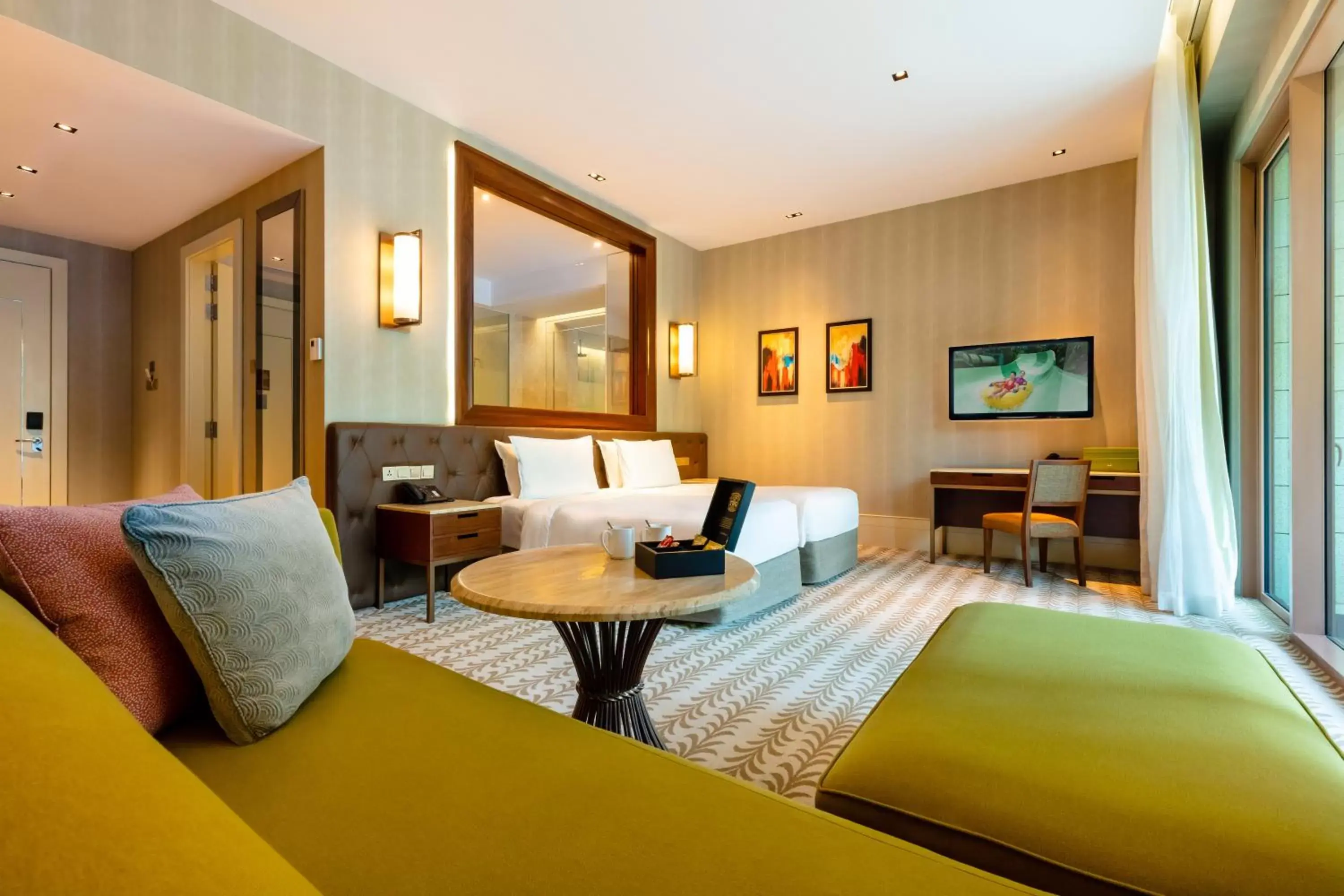 Bedroom, Seating Area in Resorts World Sentosa - Equarius Hotel