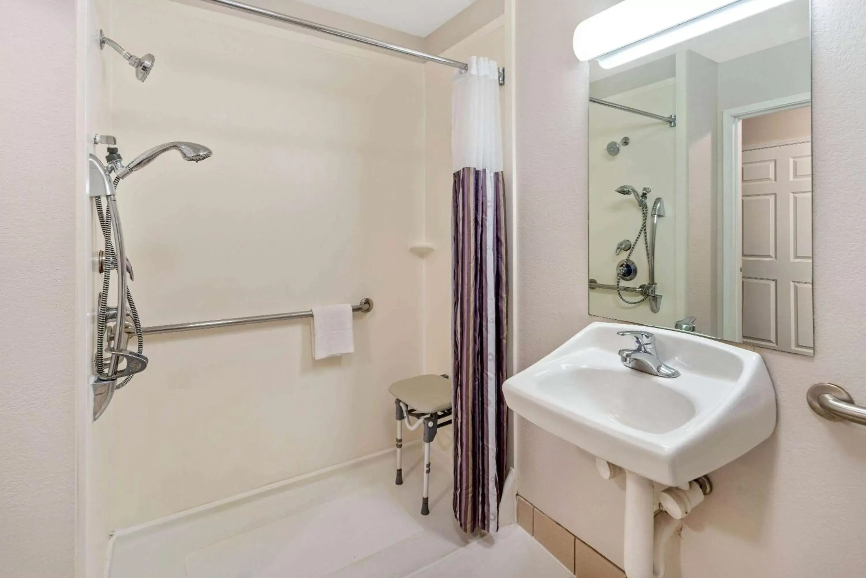 Shower, Bathroom in La Quinta Inn and Suites Fort Myers I-75