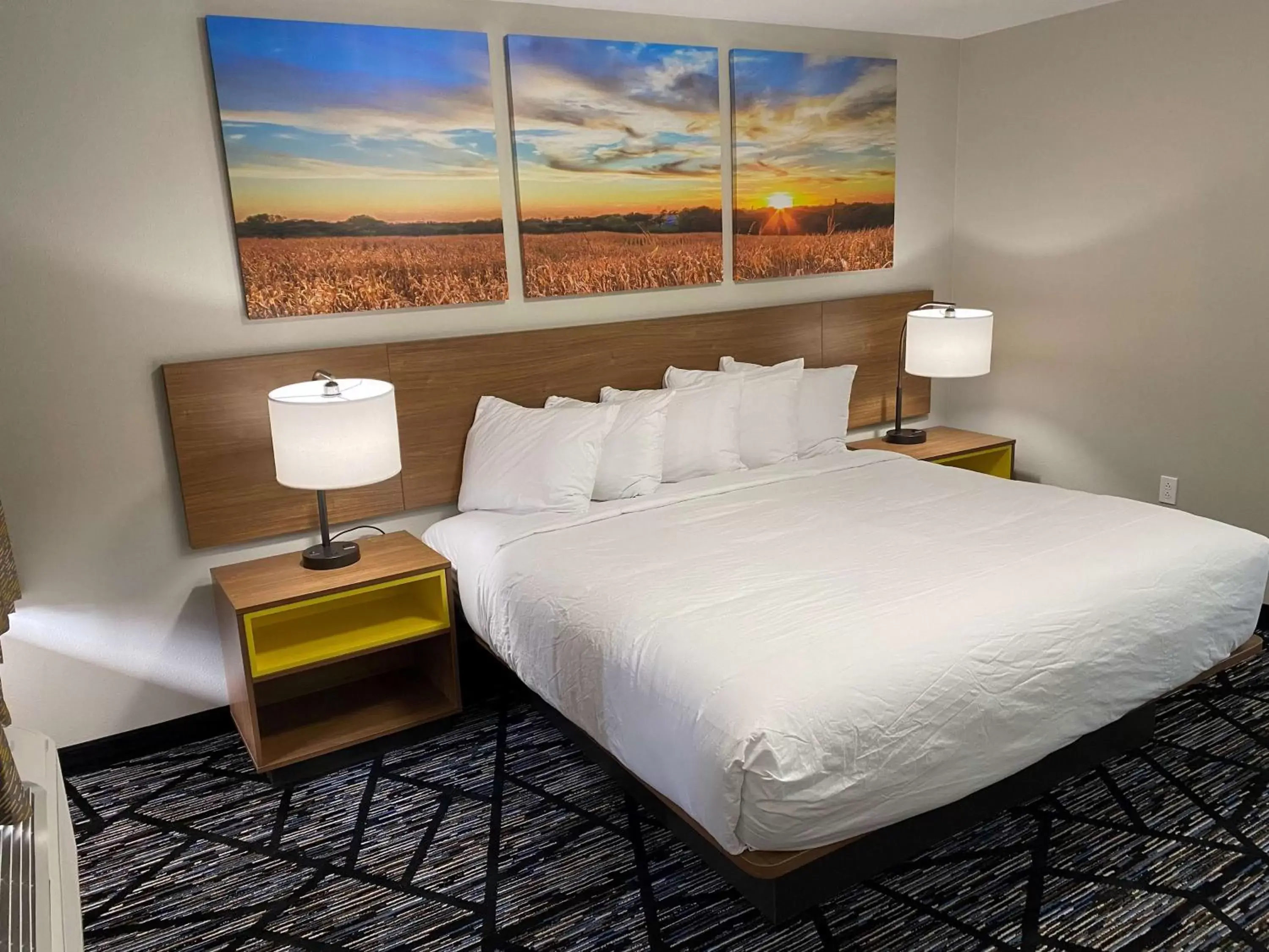 Photo of the whole room, Bed in Days Inn by Wyndham Lake Charles