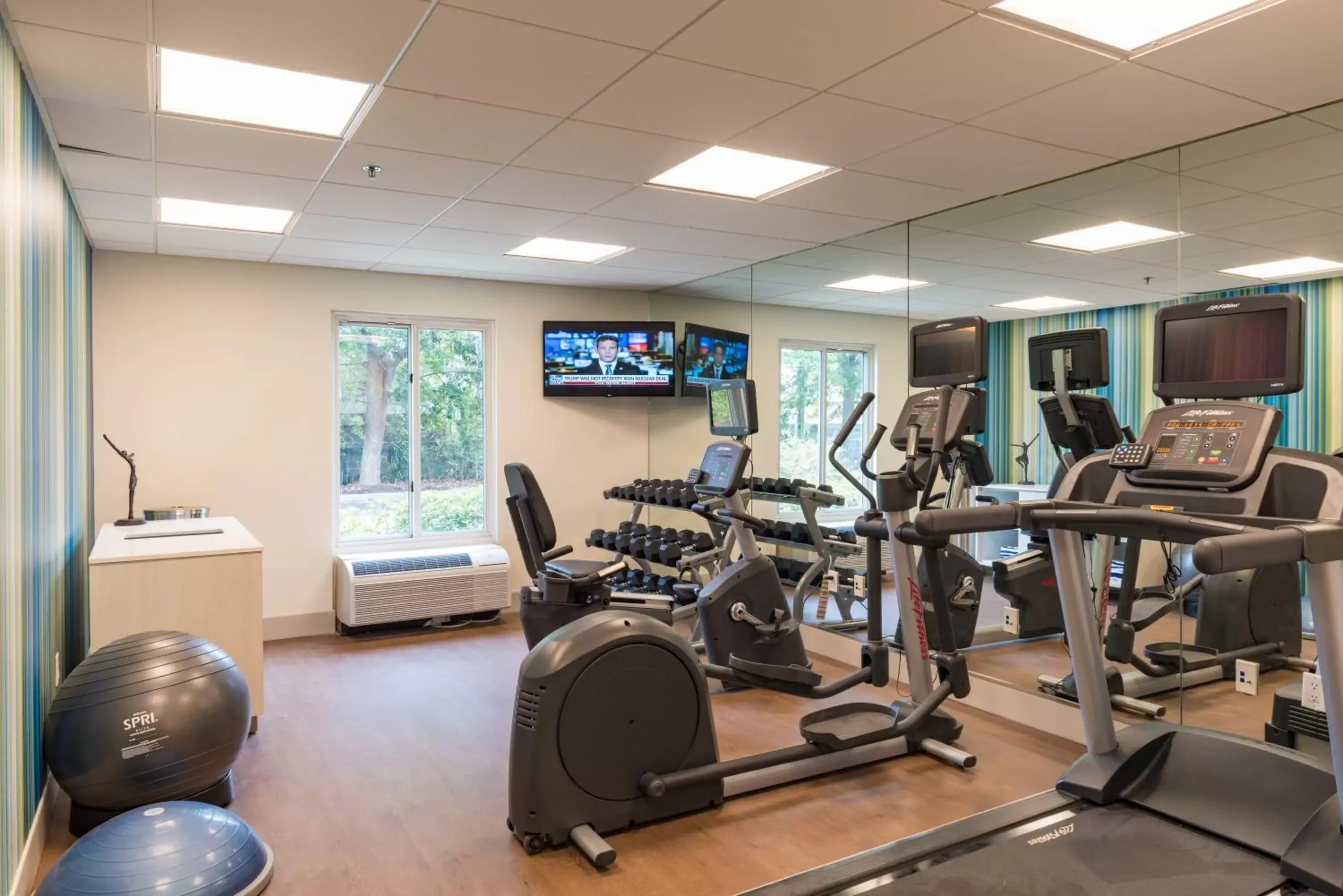 Fitness centre/facilities, Fitness Center/Facilities in Holiday Inn Express Charleston US Highway 17 & I-526, an IHG Hotel