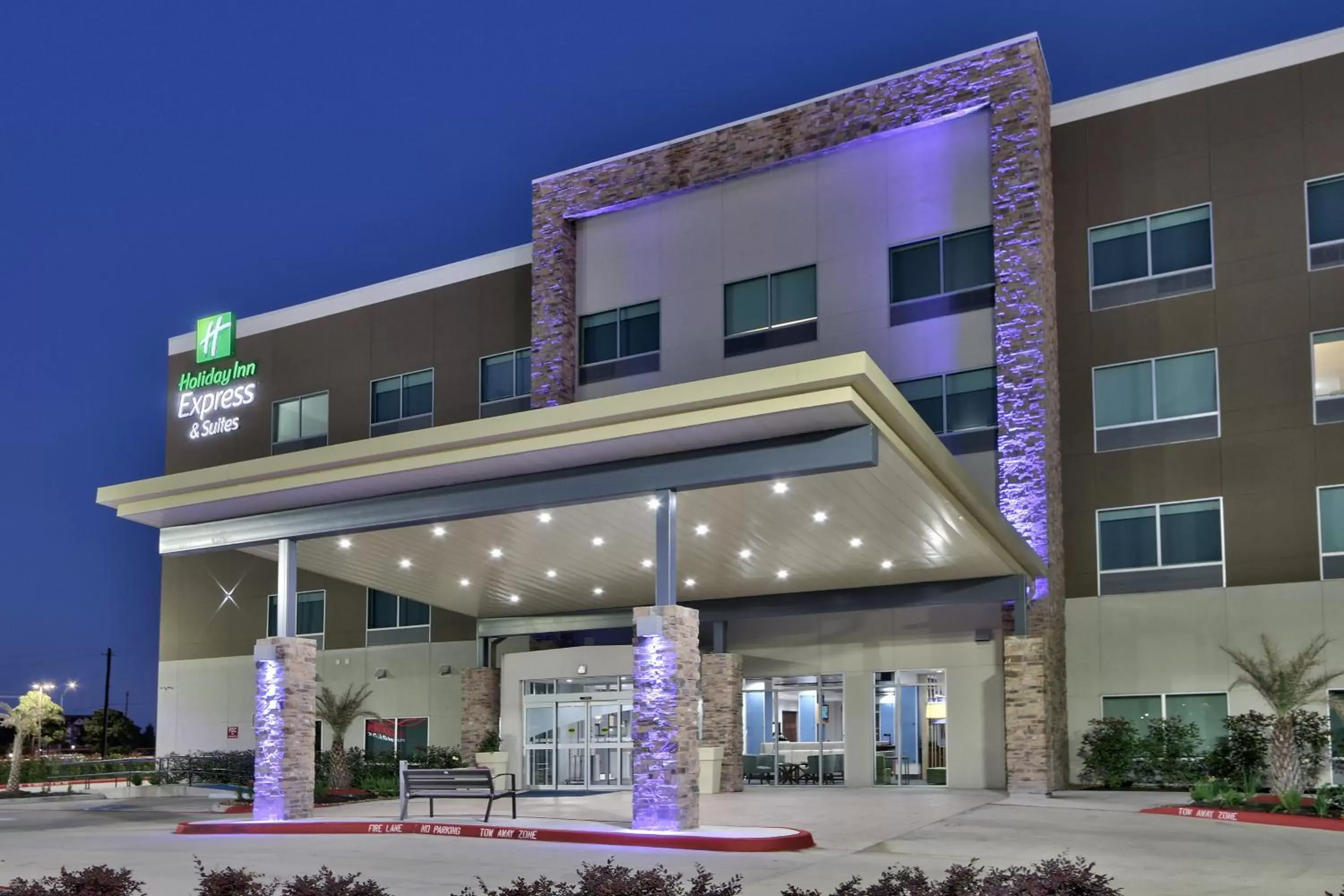 Property Building in Holiday Inn Express & Suites - Houston East - Beltway 8, an IHG Hotel