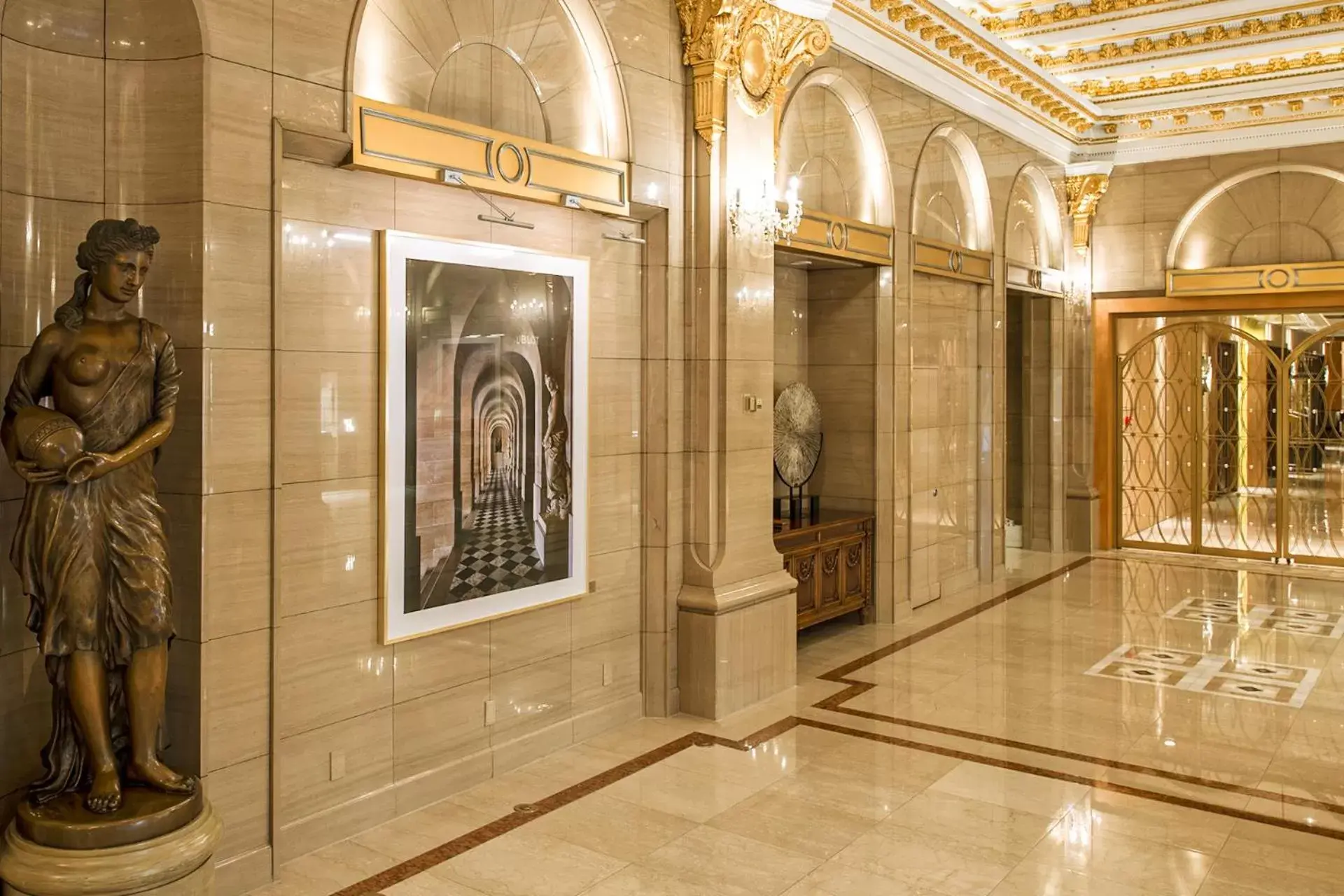 Lobby or reception in Lotte Hotel Seoul Executive Tower