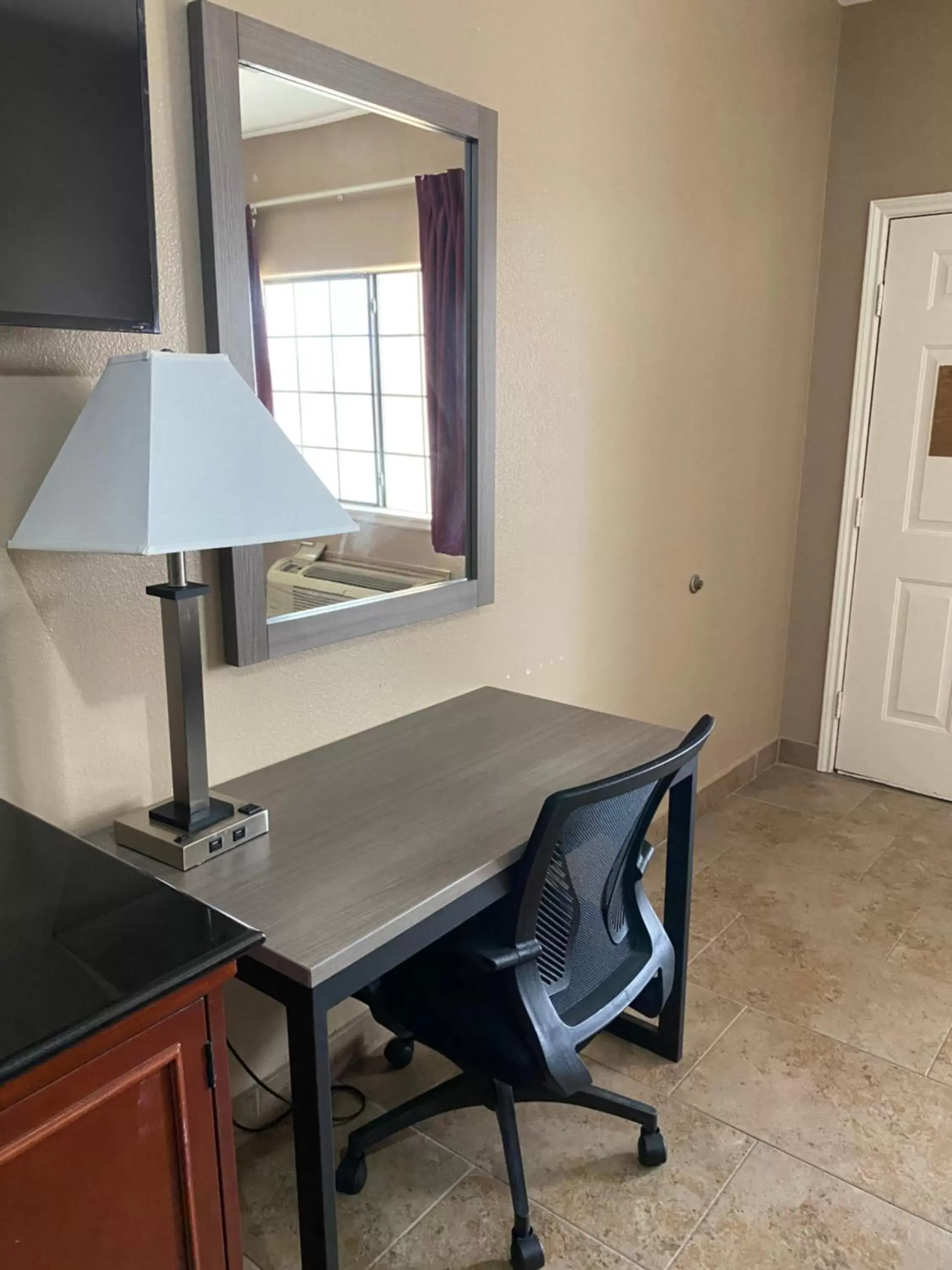 Dining Area in Los Fresnos Inn and Suites