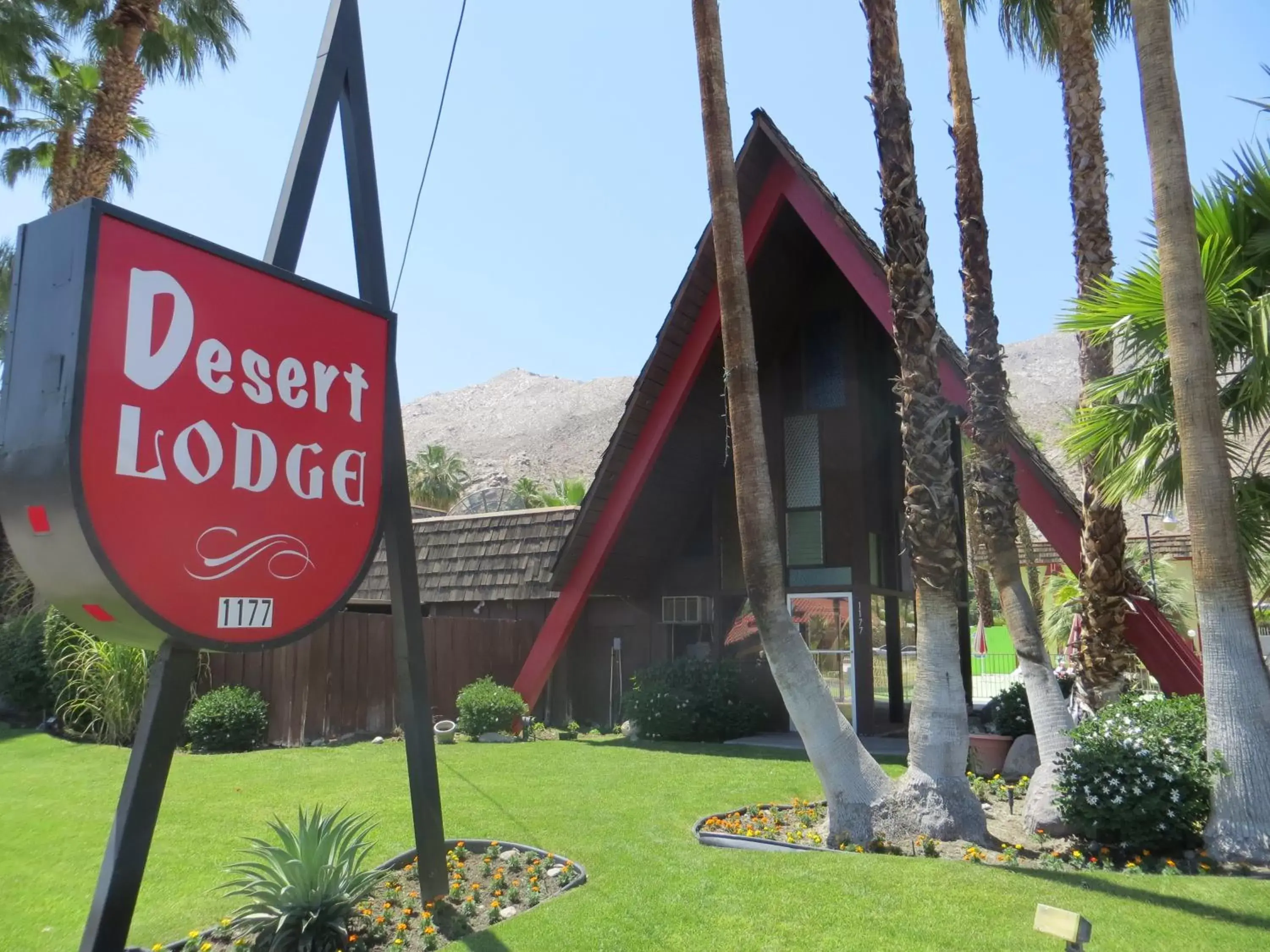 Facade/entrance in Desert Lodge