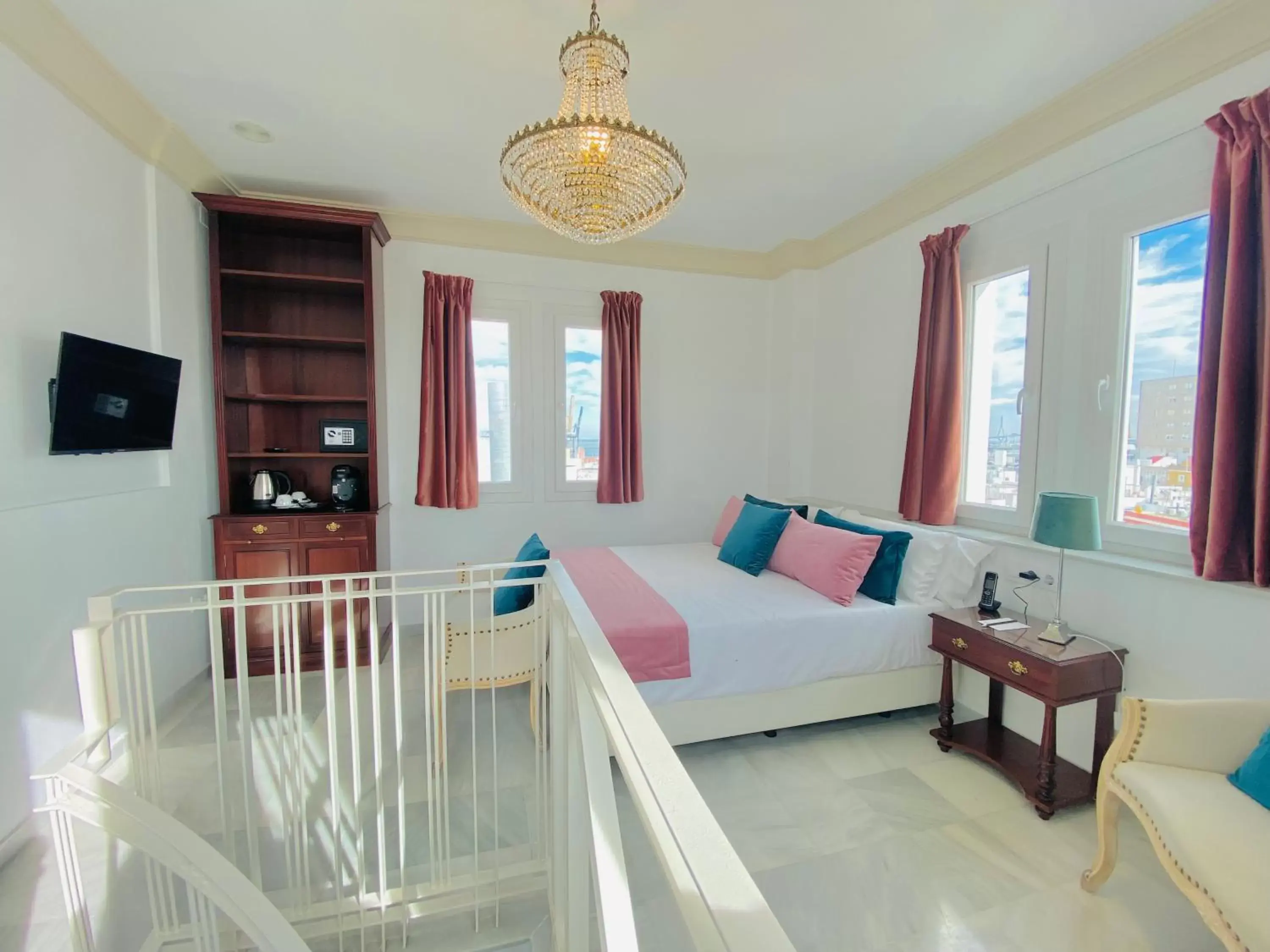 Bedroom, Seating Area in Hotel Las Cortes De Cádiz