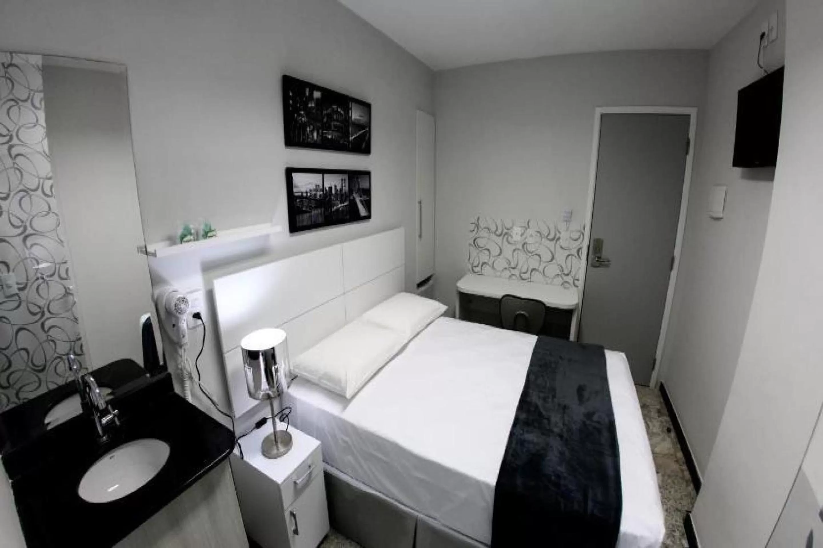 Bedroom, Bed in Compacto Hotel