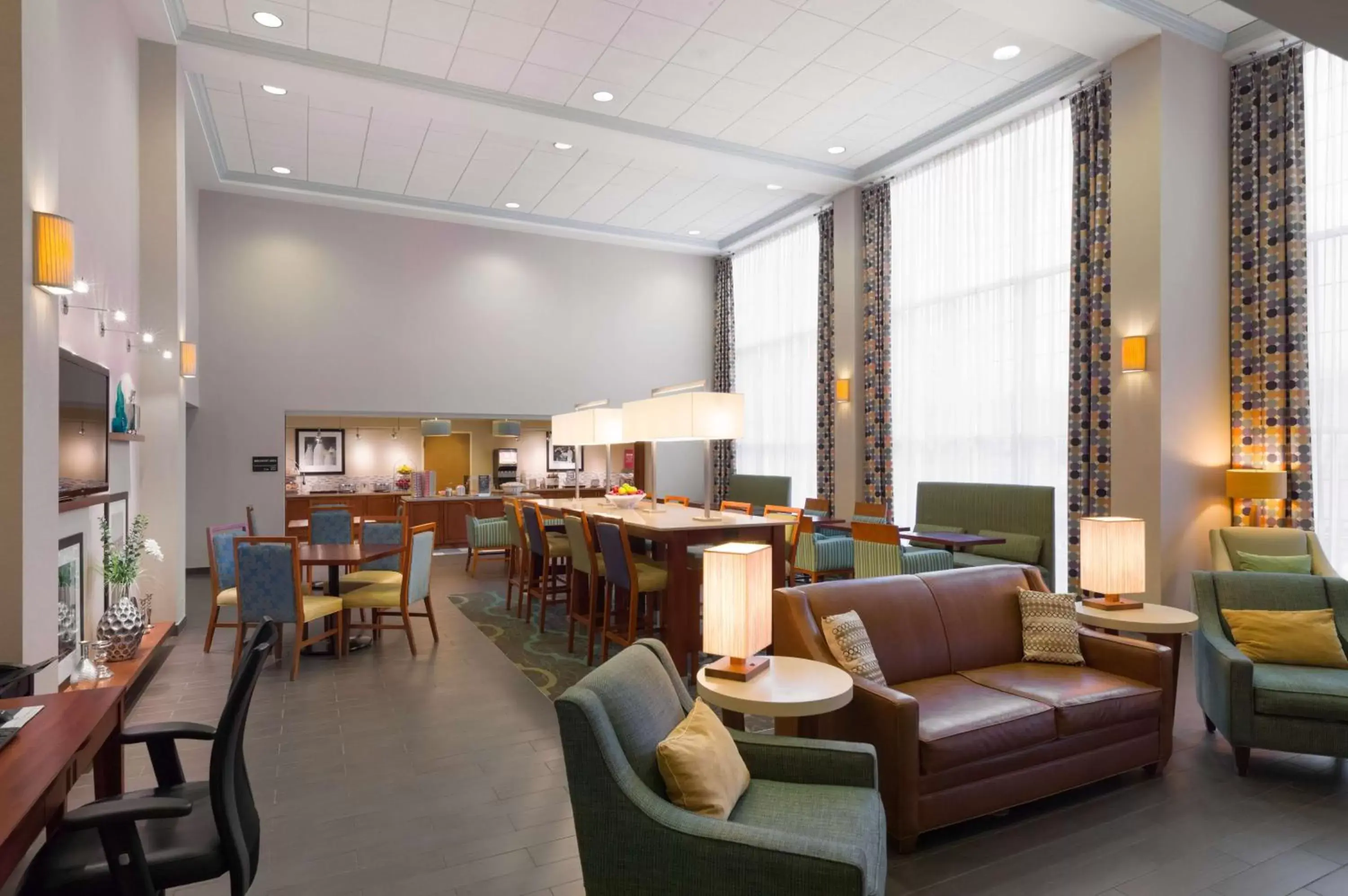 Lobby or reception, Restaurant/Places to Eat in Hampton Inn & Suites State College at Williamsburg Square