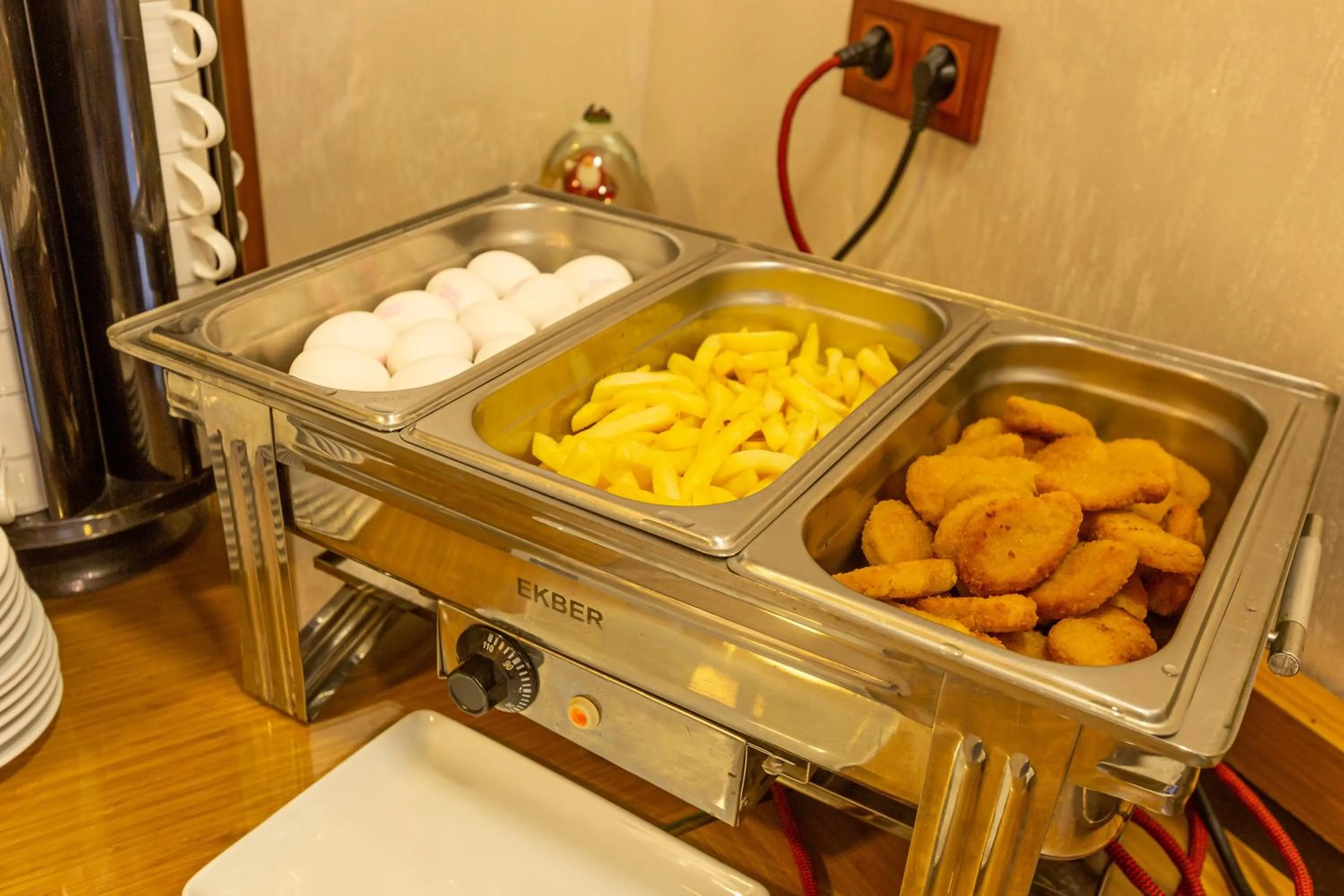 Restaurant/places to eat in Kumru Hotel