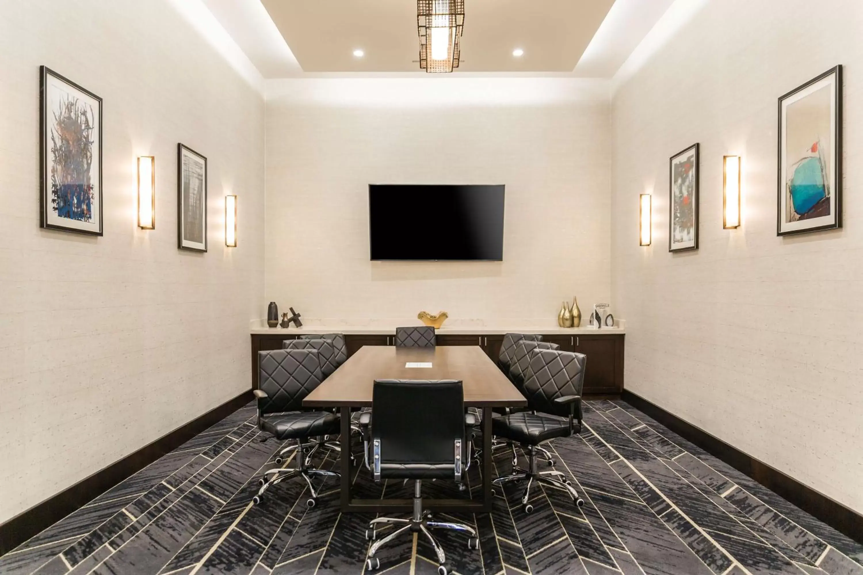 Meeting/conference room, TV/Entertainment Center in Hyatt Place Greenville Downtown