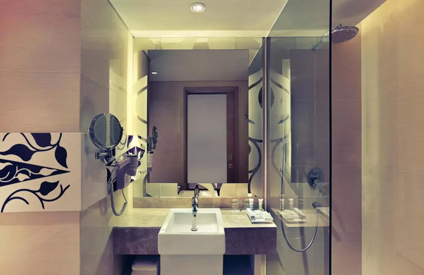 Bathroom in Mercure Jakarta Sabang