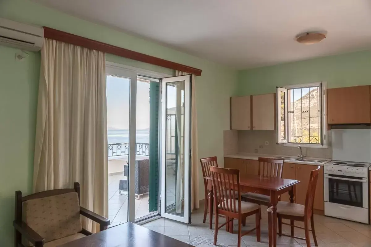 Balcony/Terrace, Dining Area in Epidavros Seascape