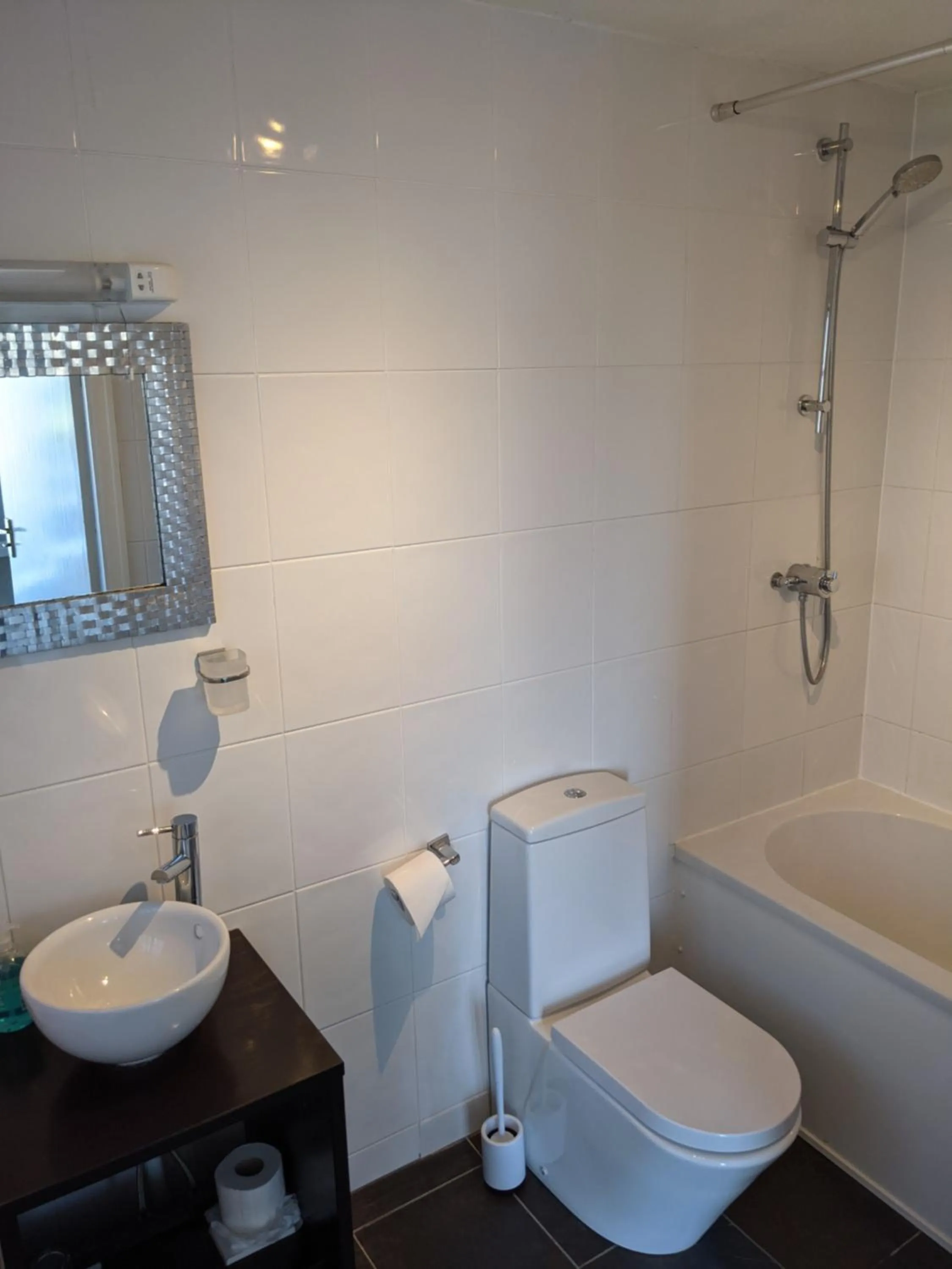 Bathroom in Manor Court Hotel