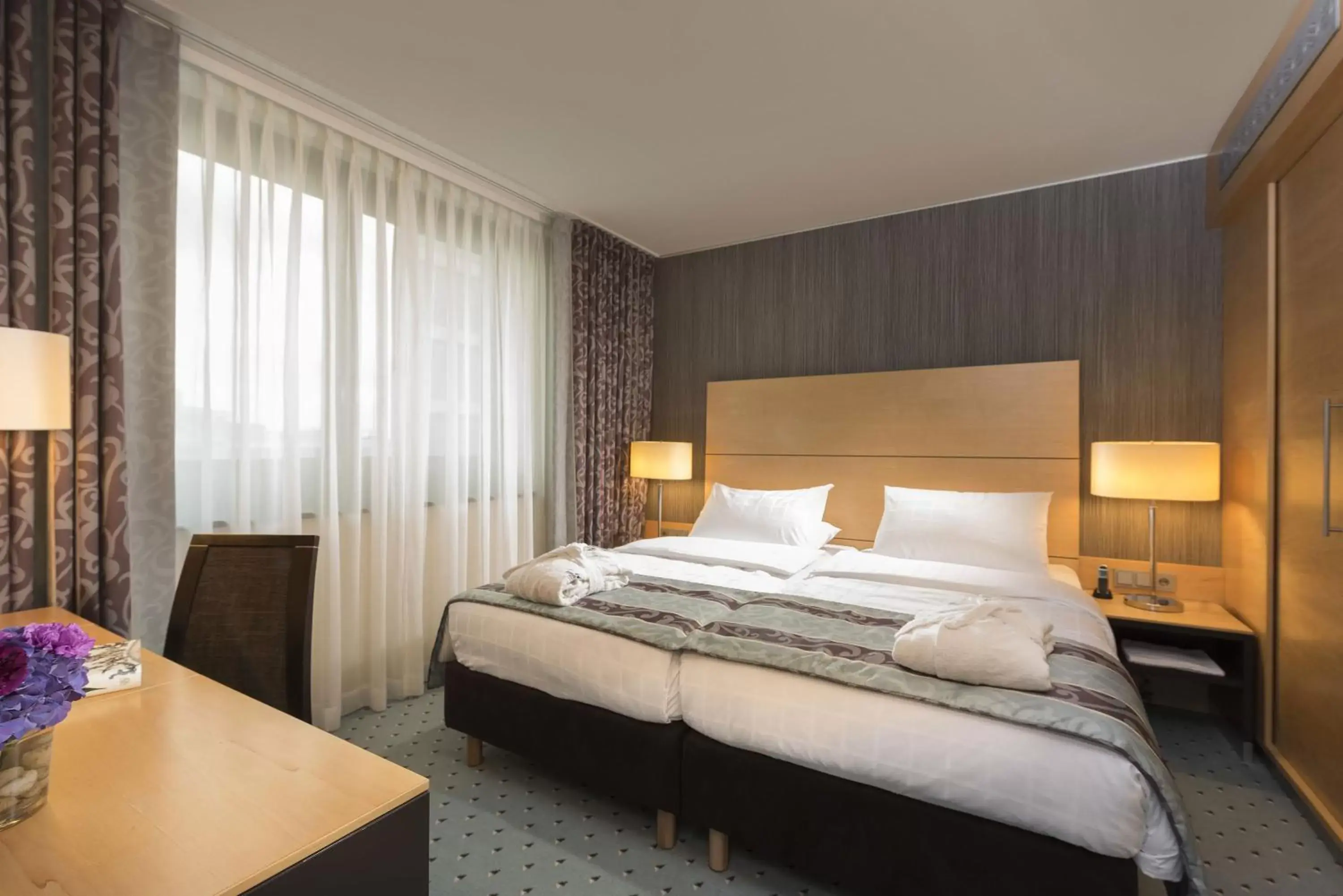 Bed in Maritim Hotel Düsseldorf