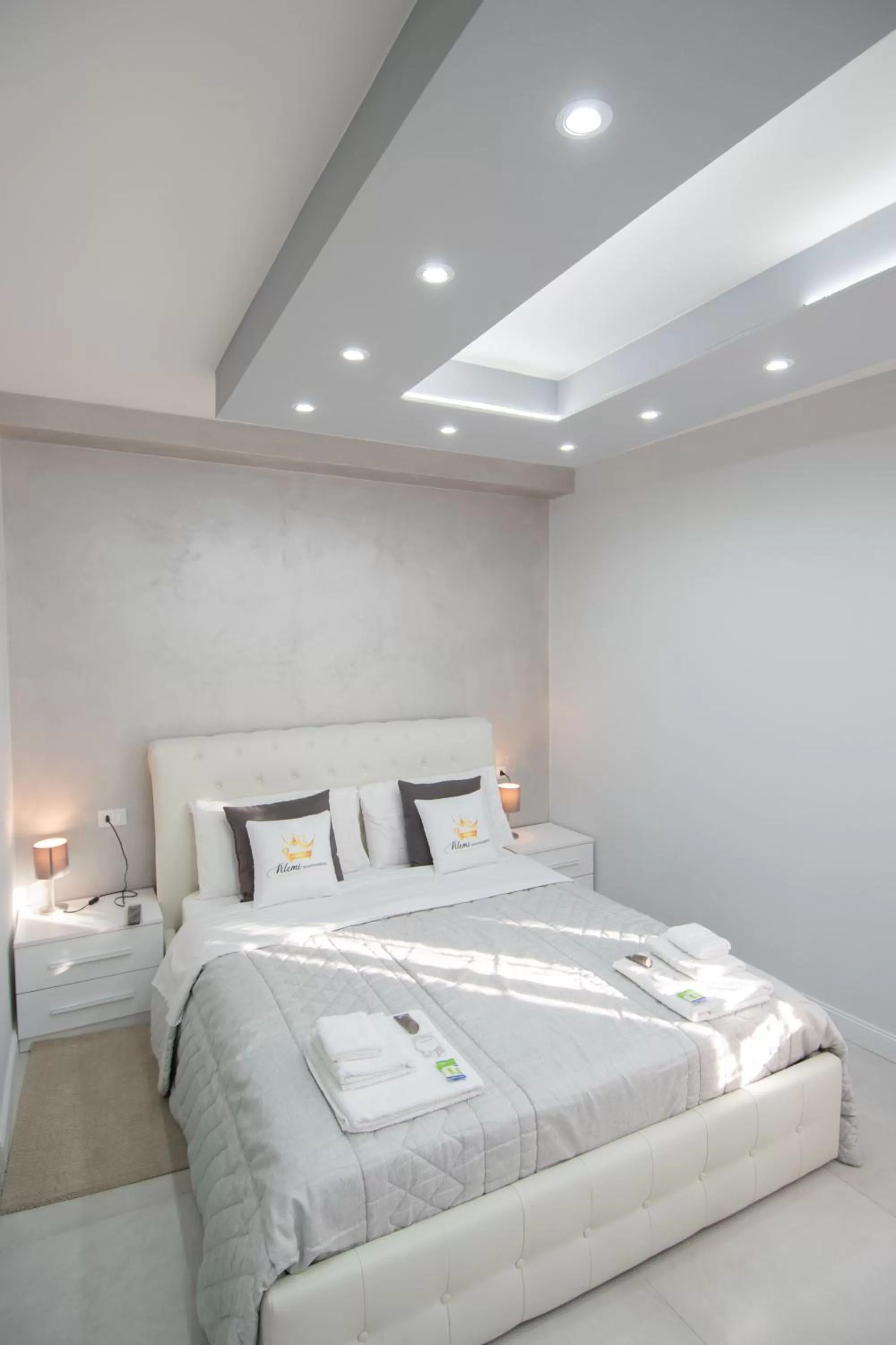 Bed in Klemi, rooms in old town