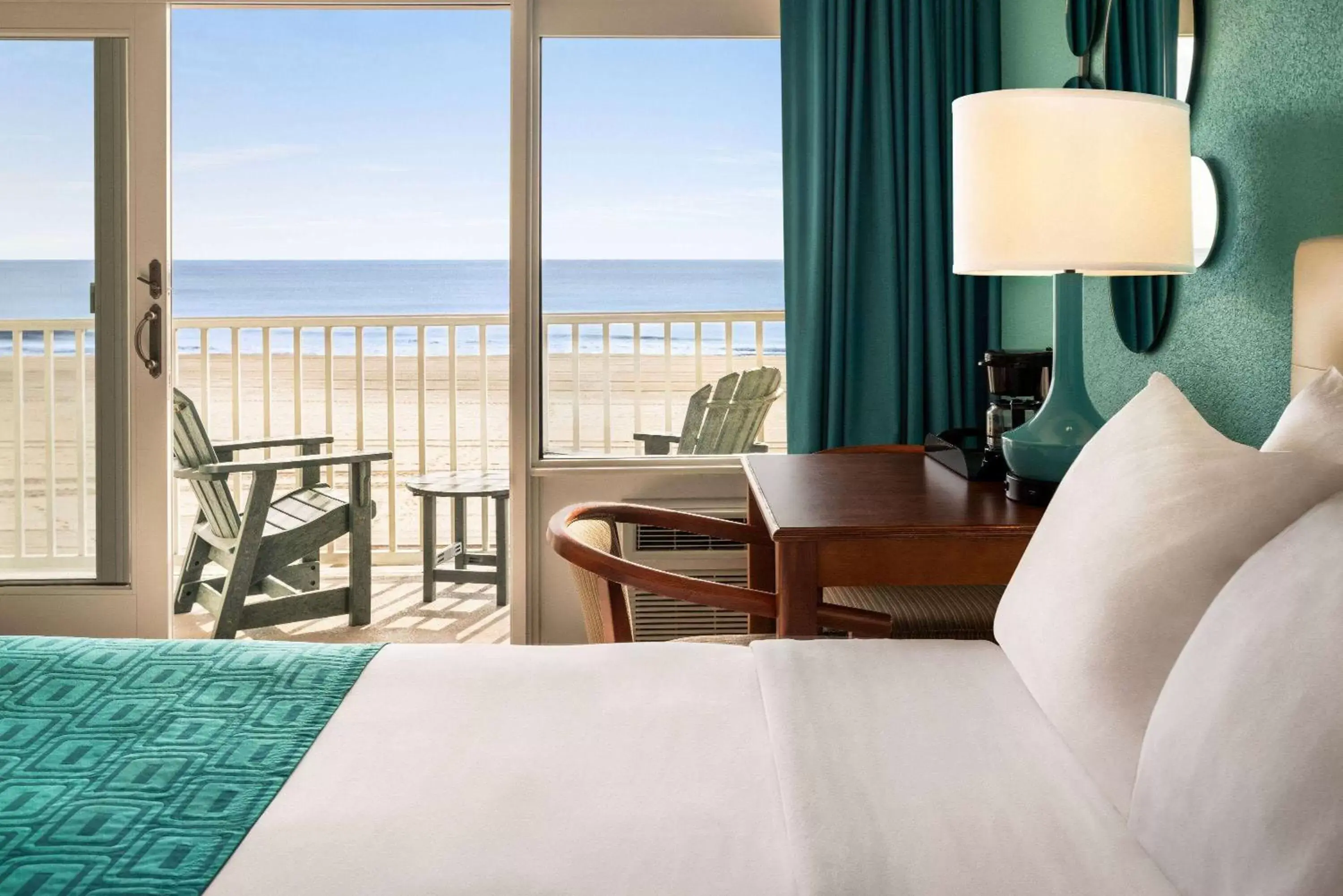 Photo of the whole room, Sea View in Howard Johnson by Wyndham Ocean City Oceanfront