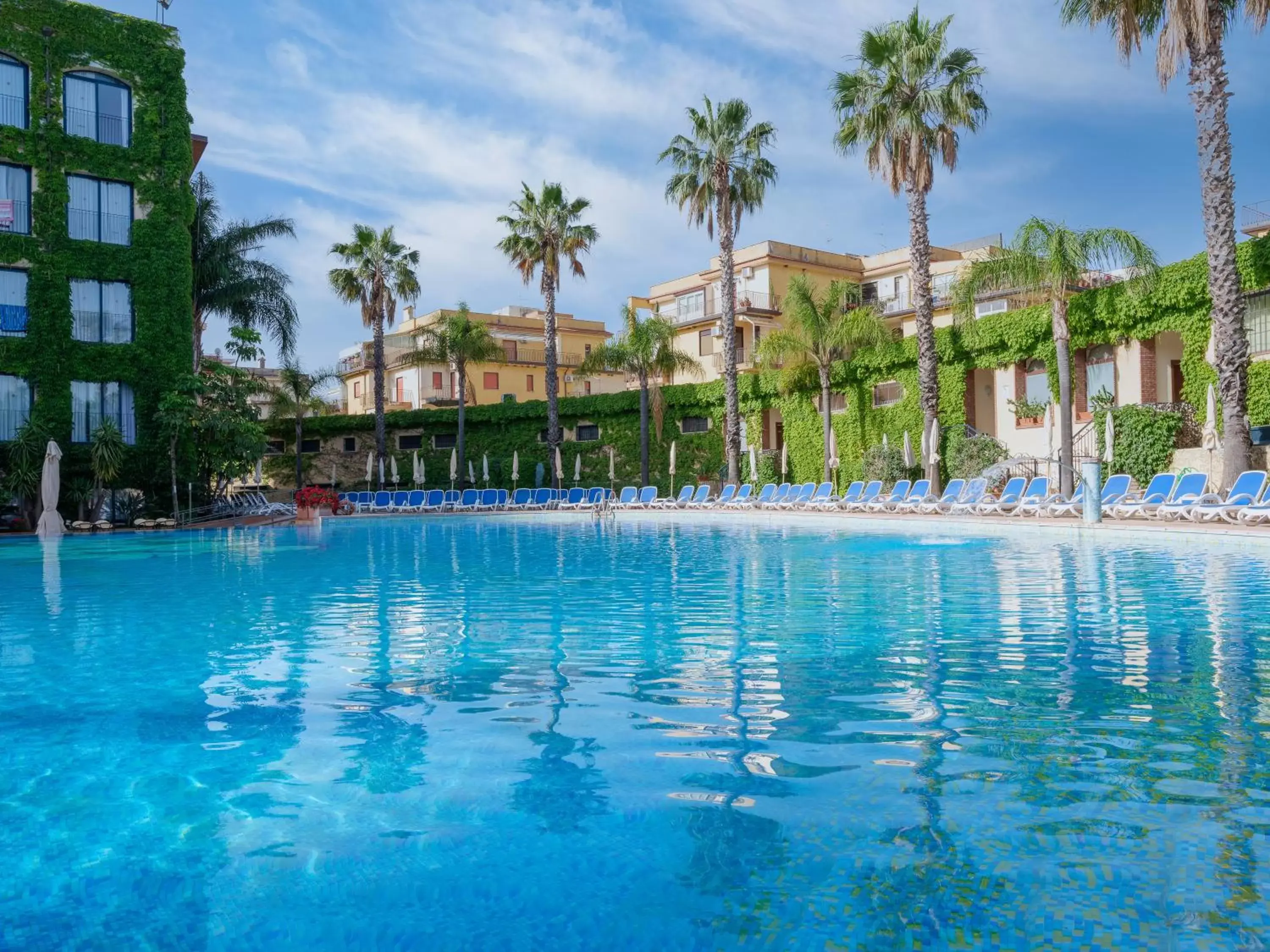 Swimming Pool in Hotel Caesar Palace