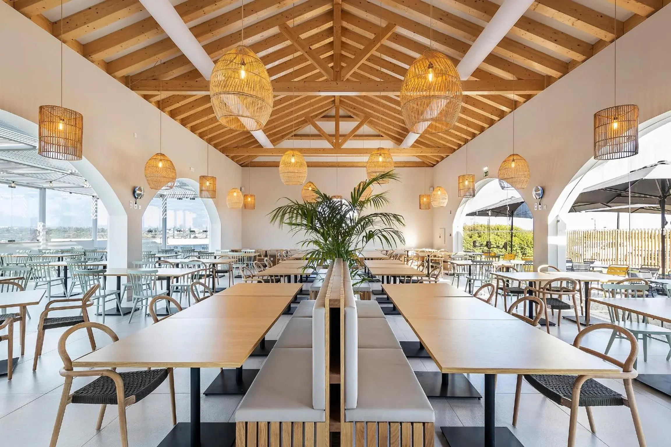 Restaurant/Places to Eat in Eden Resort