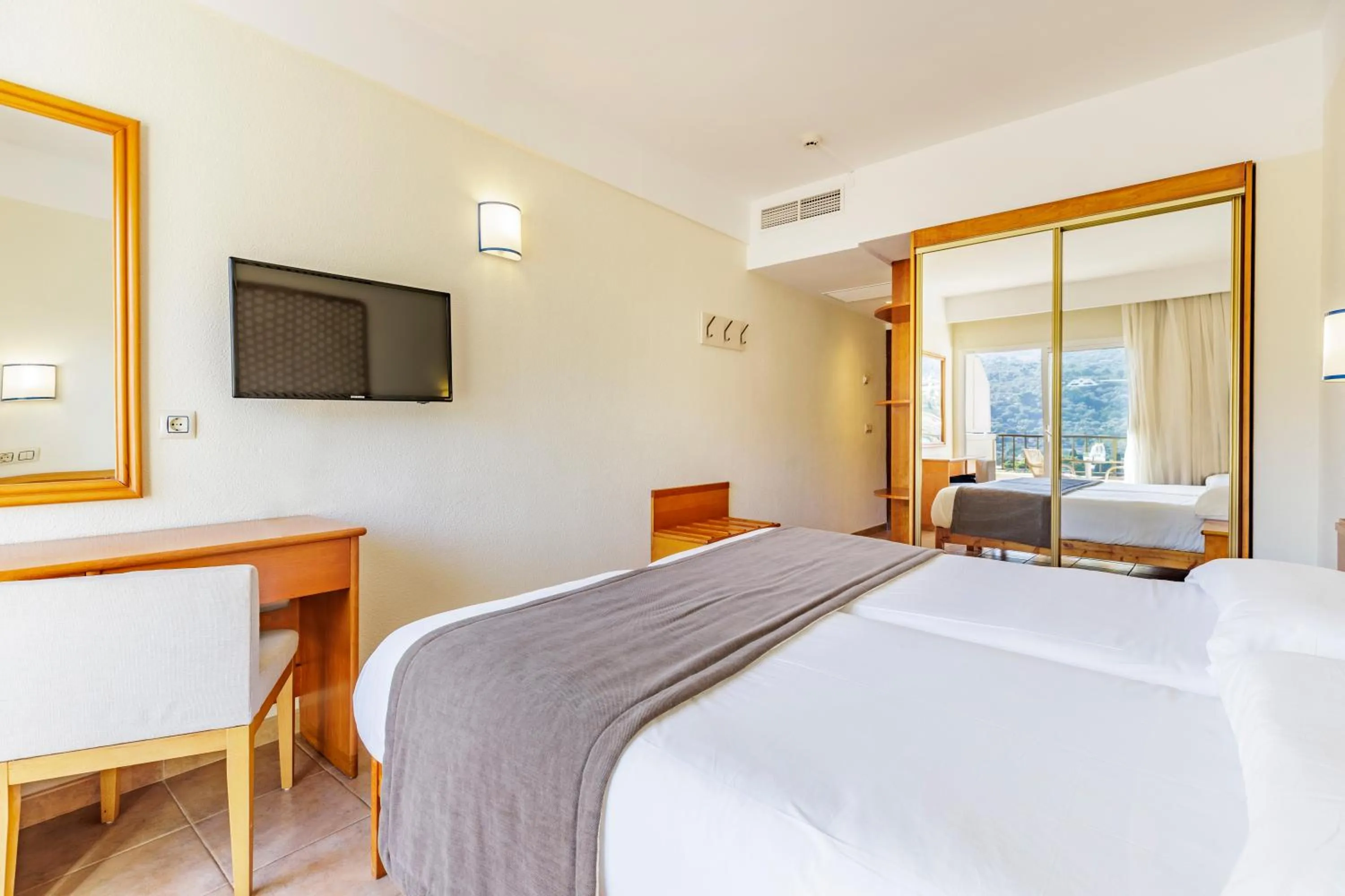 Bed in Hotel Eden Nord Soller