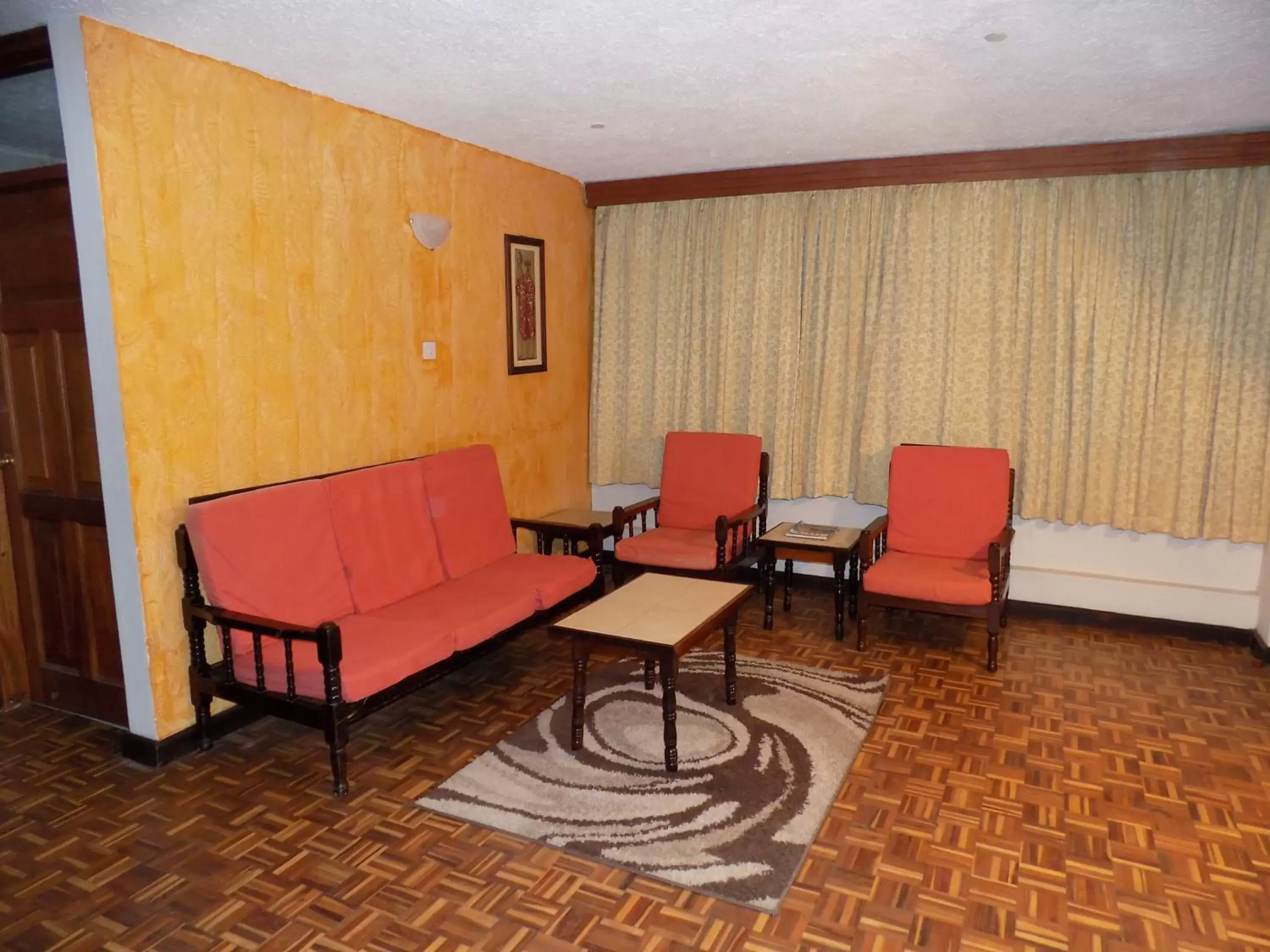 Seating area, Lounge/Bar in Kenya Comfort Suites