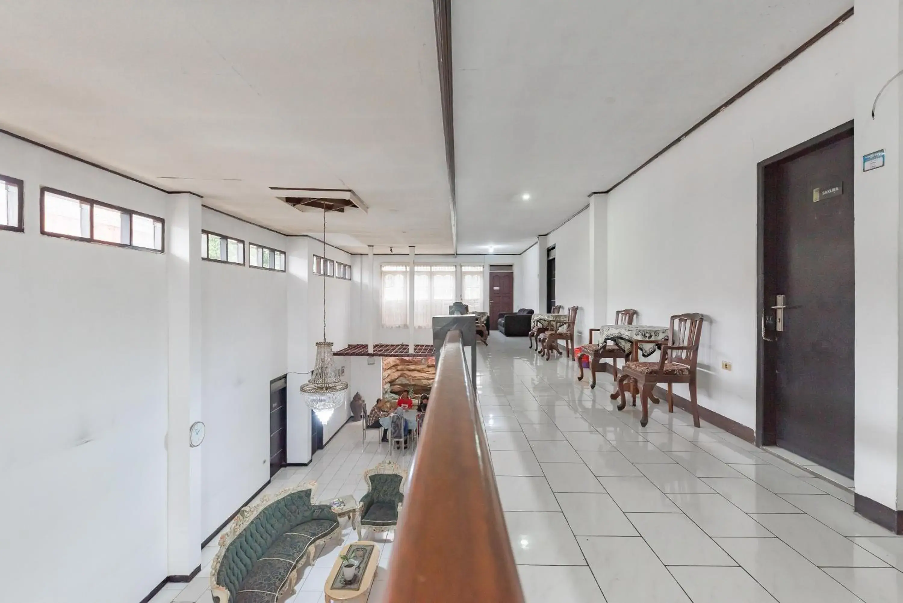 Seating area, Restaurant/Places to Eat in RedDoorz near Alun-Alun Kota Sukabumi
