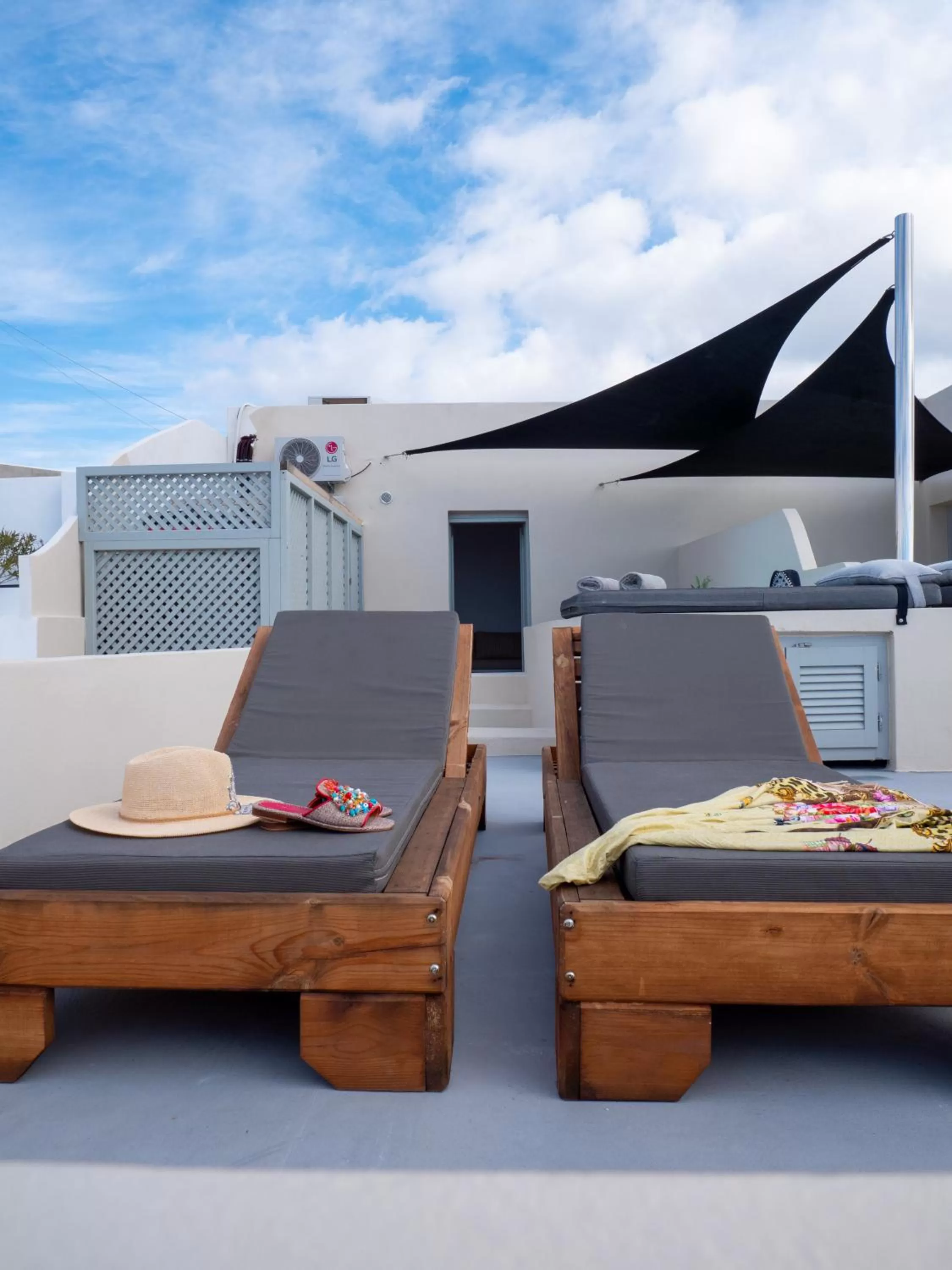 Caldera Cliff Illusion