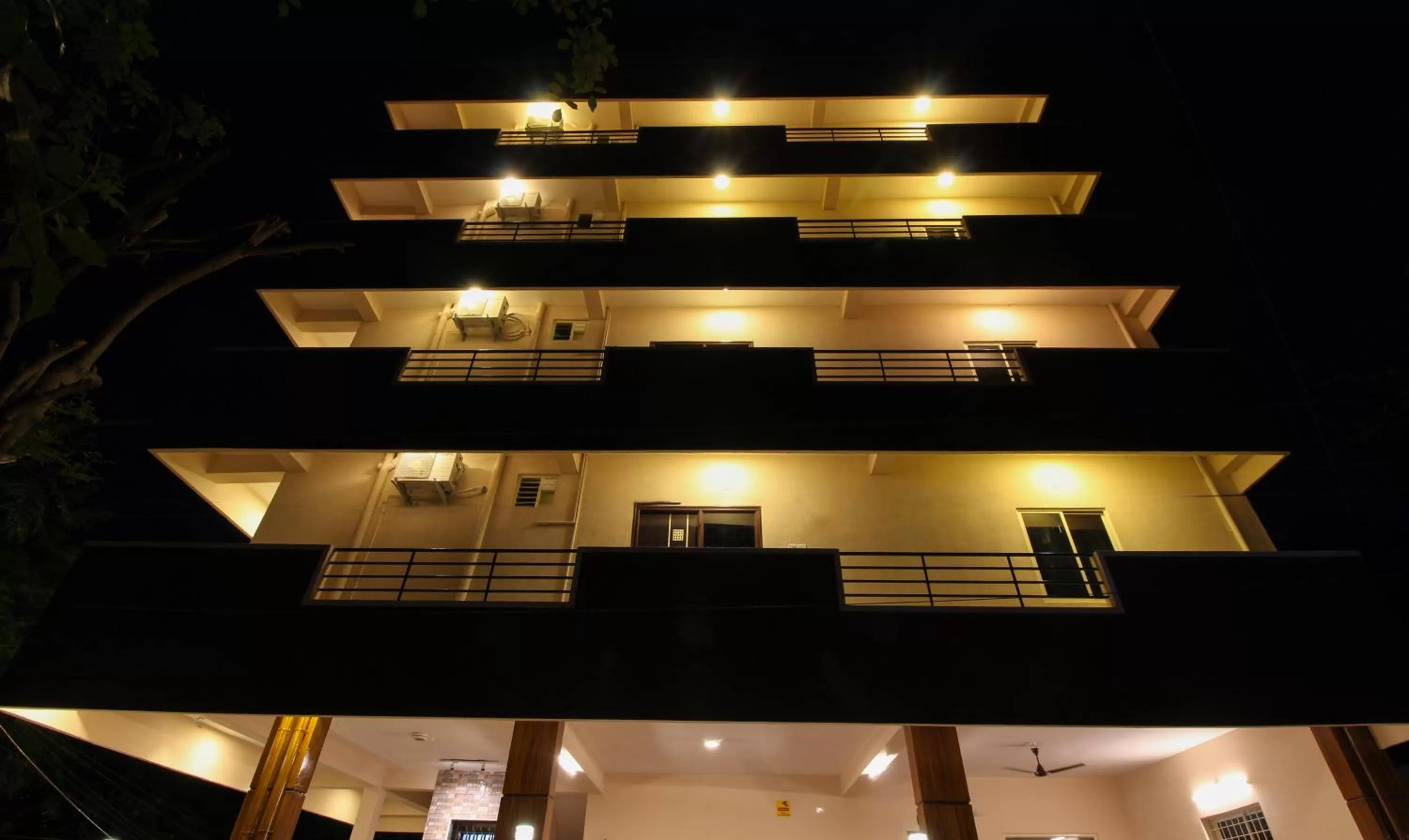 Property building in Itsy Hotels Riyas Grand