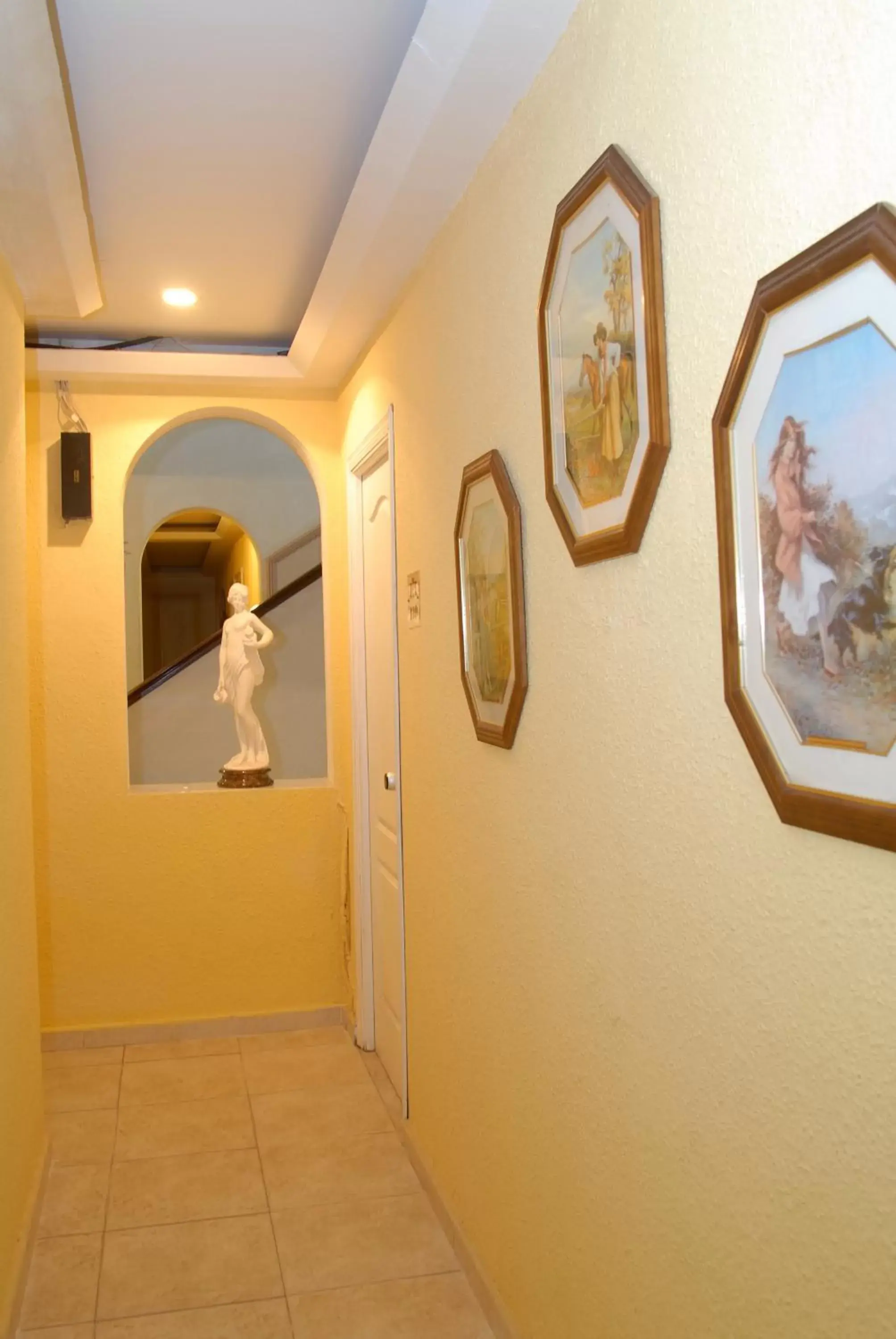 Decorative detail, Bathroom in Hotel Miramar