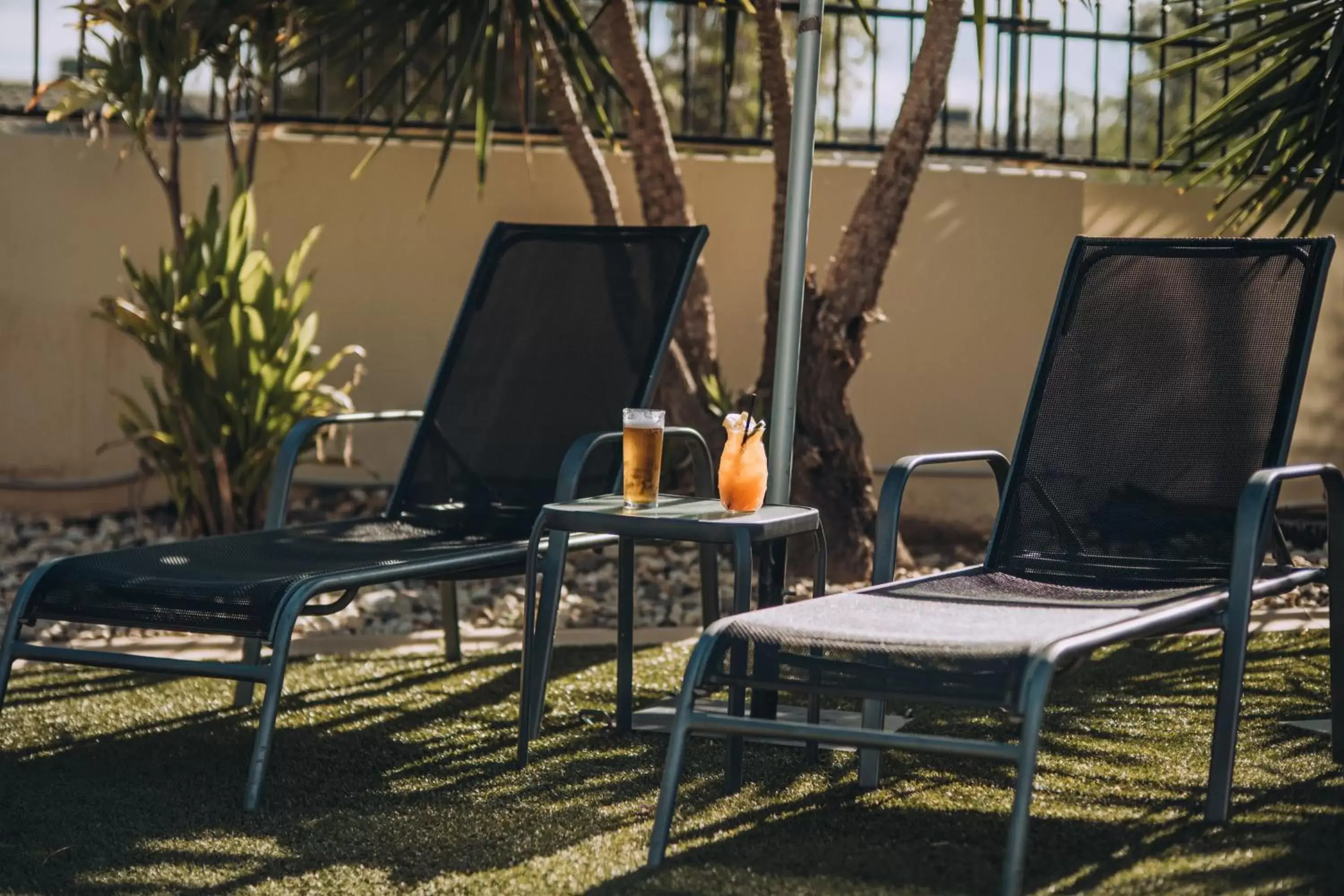 Swimming pool in Best Western Chaffey Motor Inn