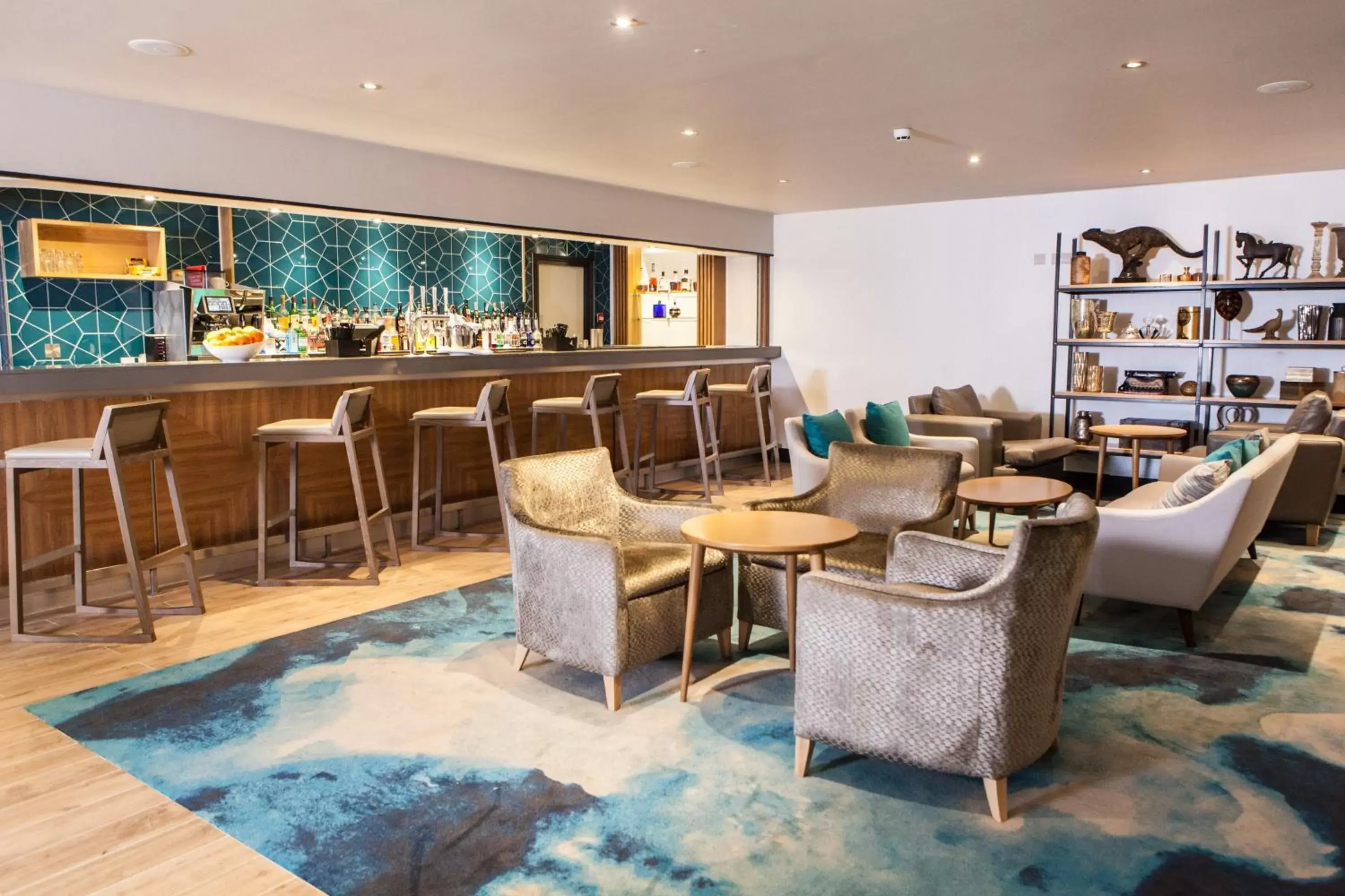 Lounge or bar, Lounge/Bar in Crowne Plaza Felbridge - Gatwick, an IHG Hotel