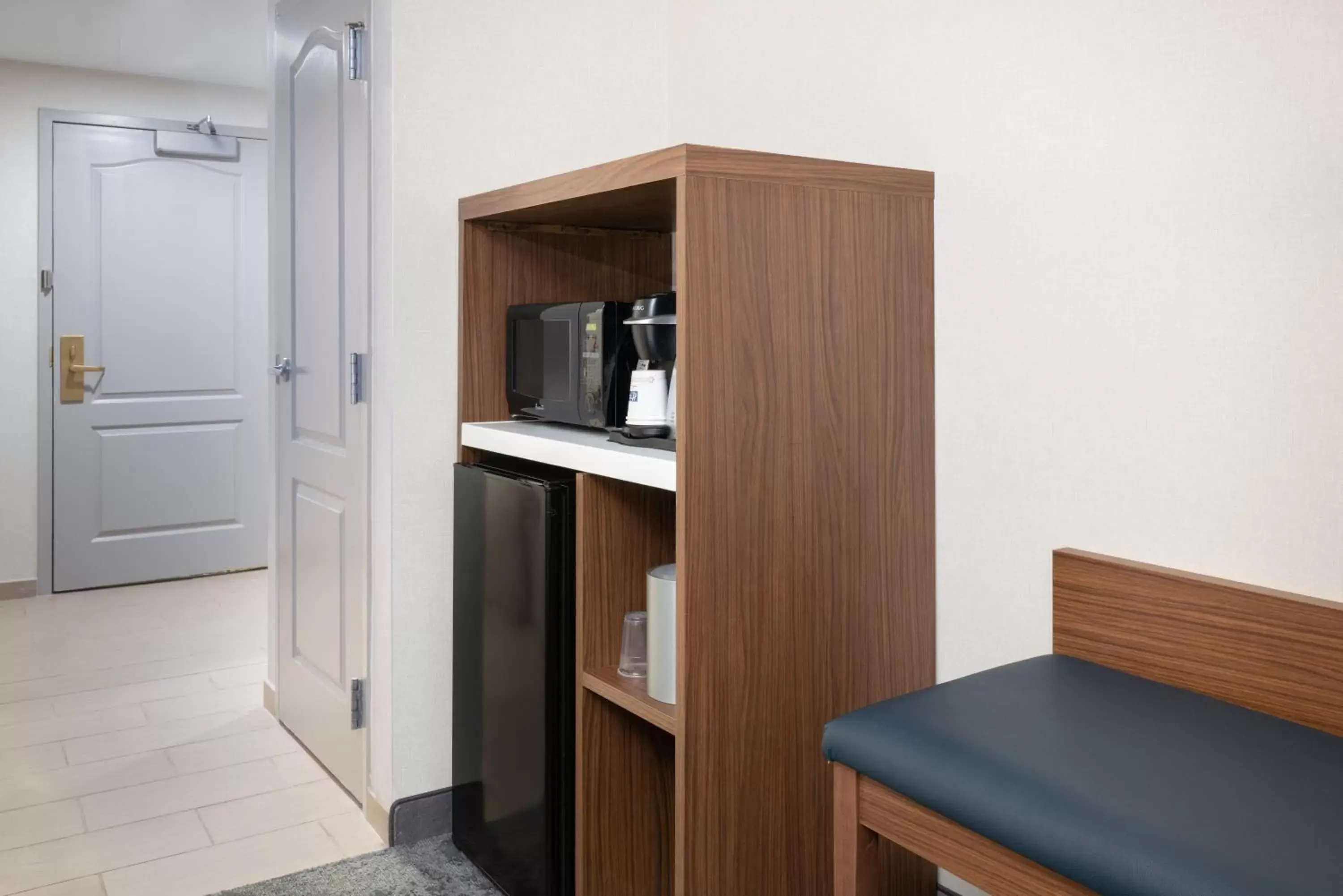 Bedroom in Holiday Inn Express & Suites Boston - Cambridge by IHG Bedroom in Holiday Inn Express & Suites Boston - Cambridge by IHG