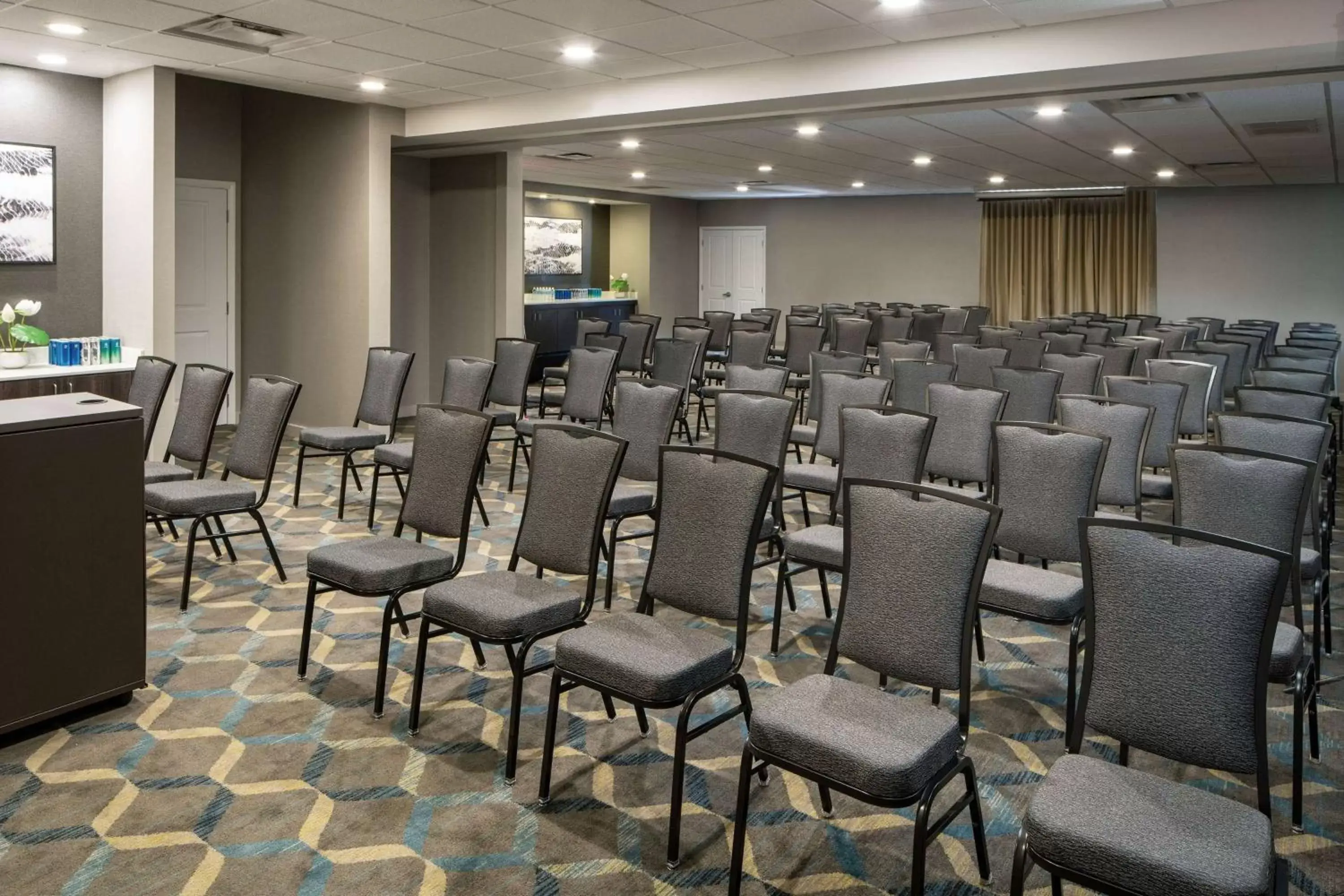 Meeting/conference room in Sonesta ES Suites Fairfax Fair Lakes