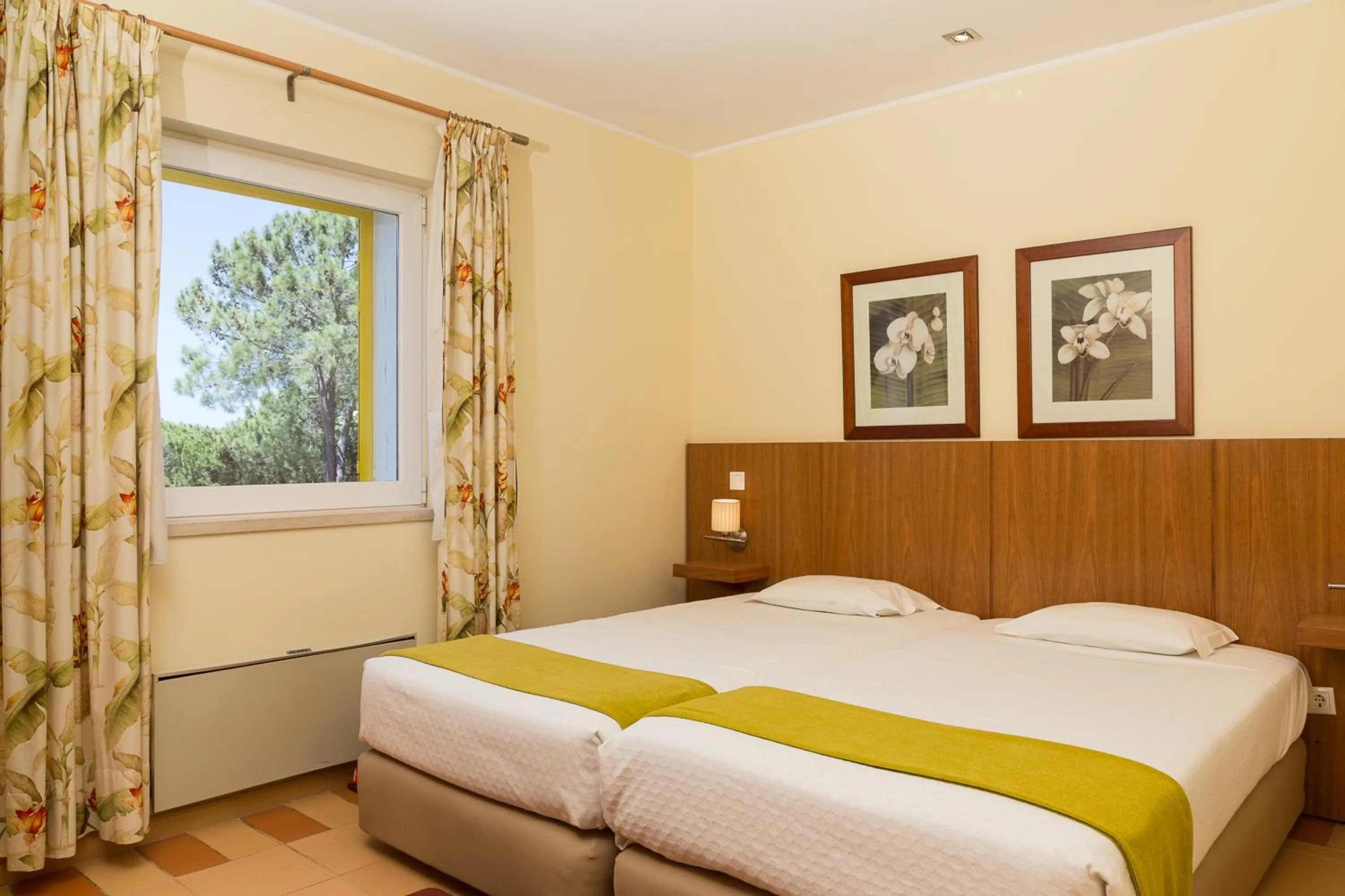 One-Bedroom Apartment with Pool View in Apartamentos Turisticos Pinhal Da Marina