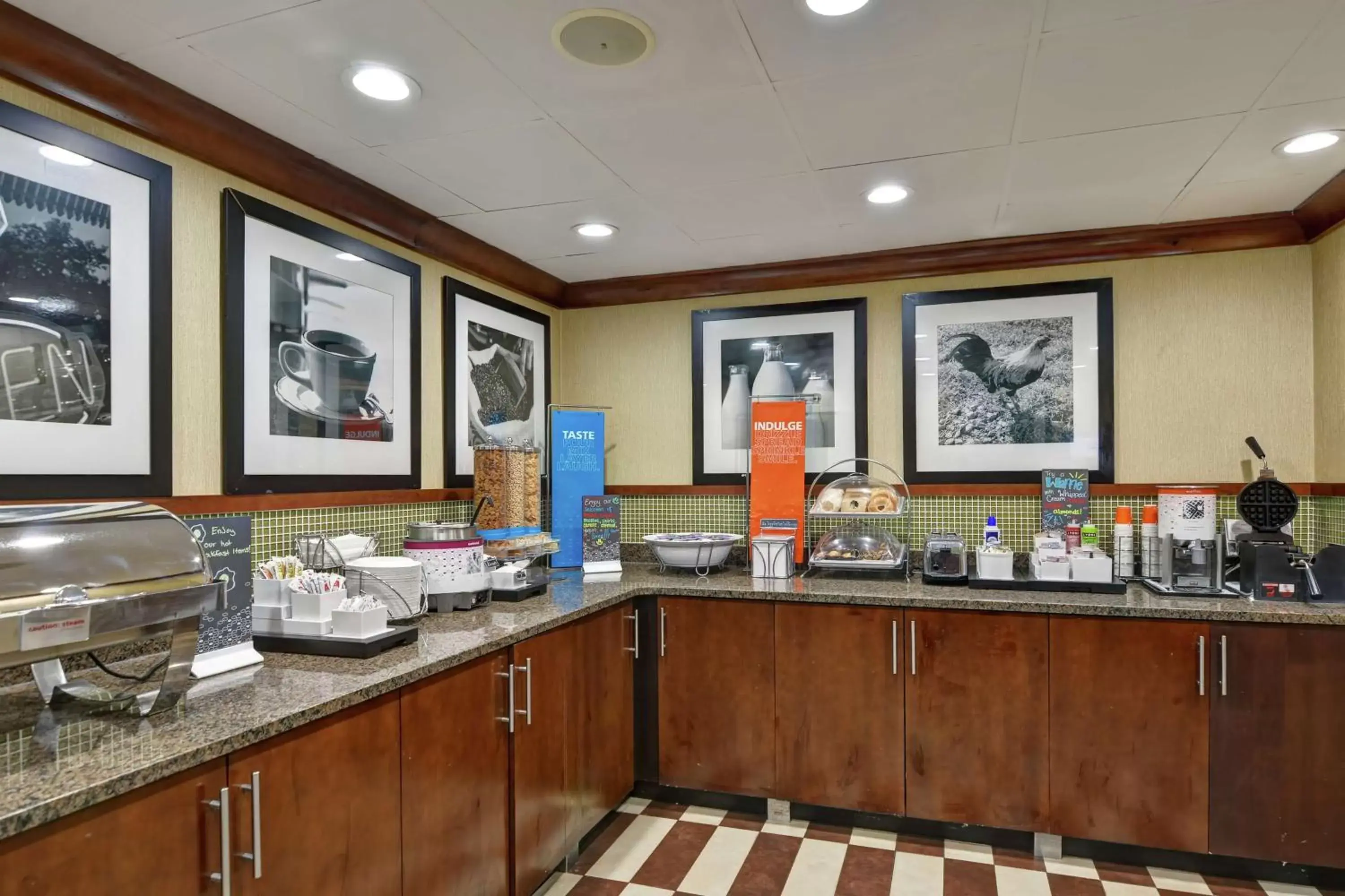 Breakfast, Restaurant/Places to Eat in Hampton Inn Birmingham/Mountain Brook