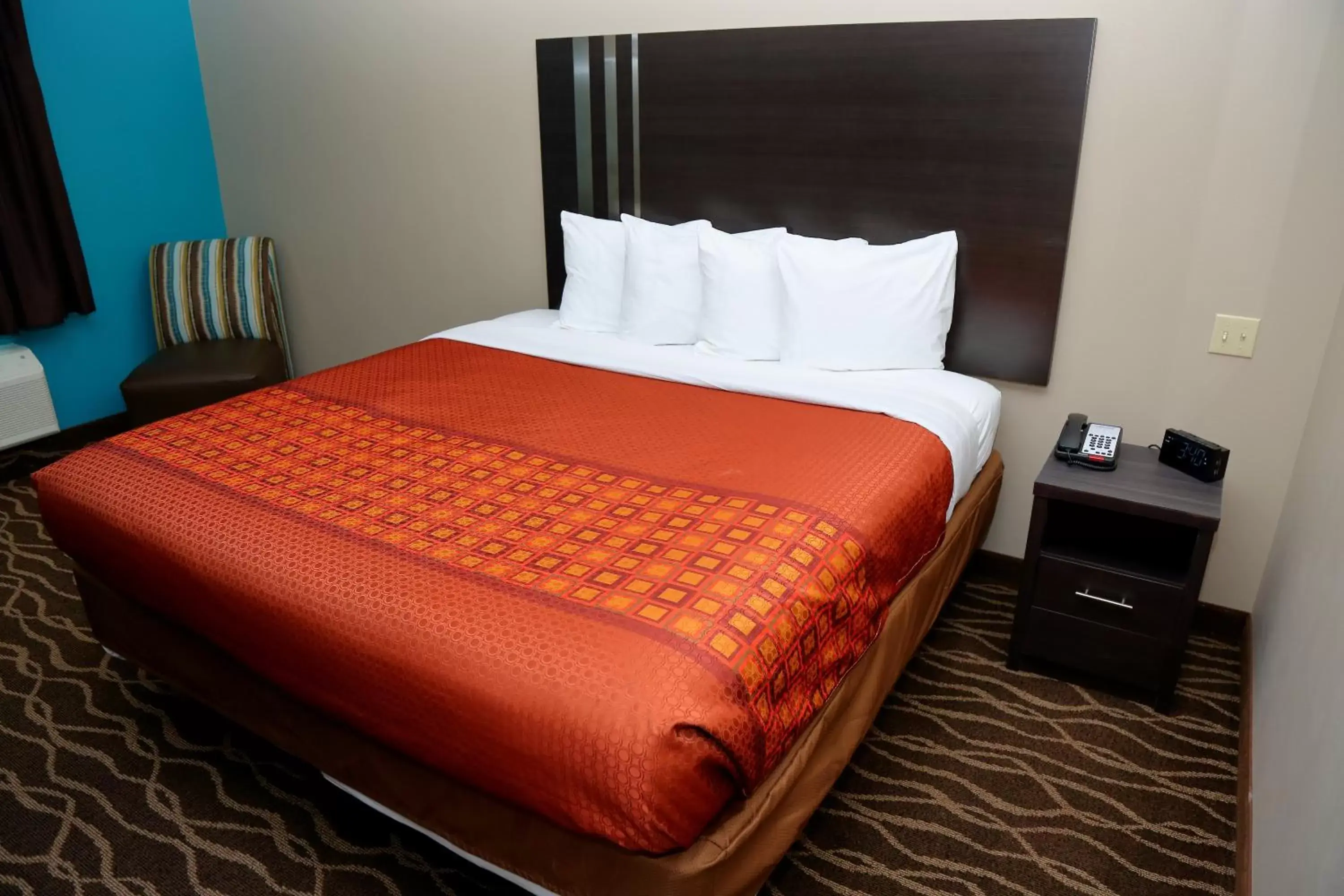 Bed in Americas Best Value Inn & Suites-Prairieville