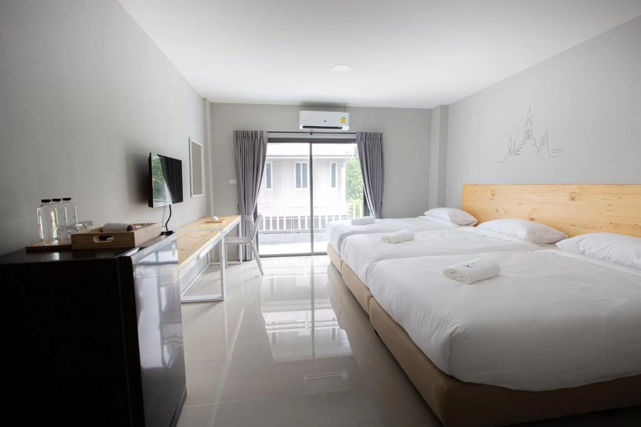 Photo of the whole room, Bed in Fine Bed Hotel