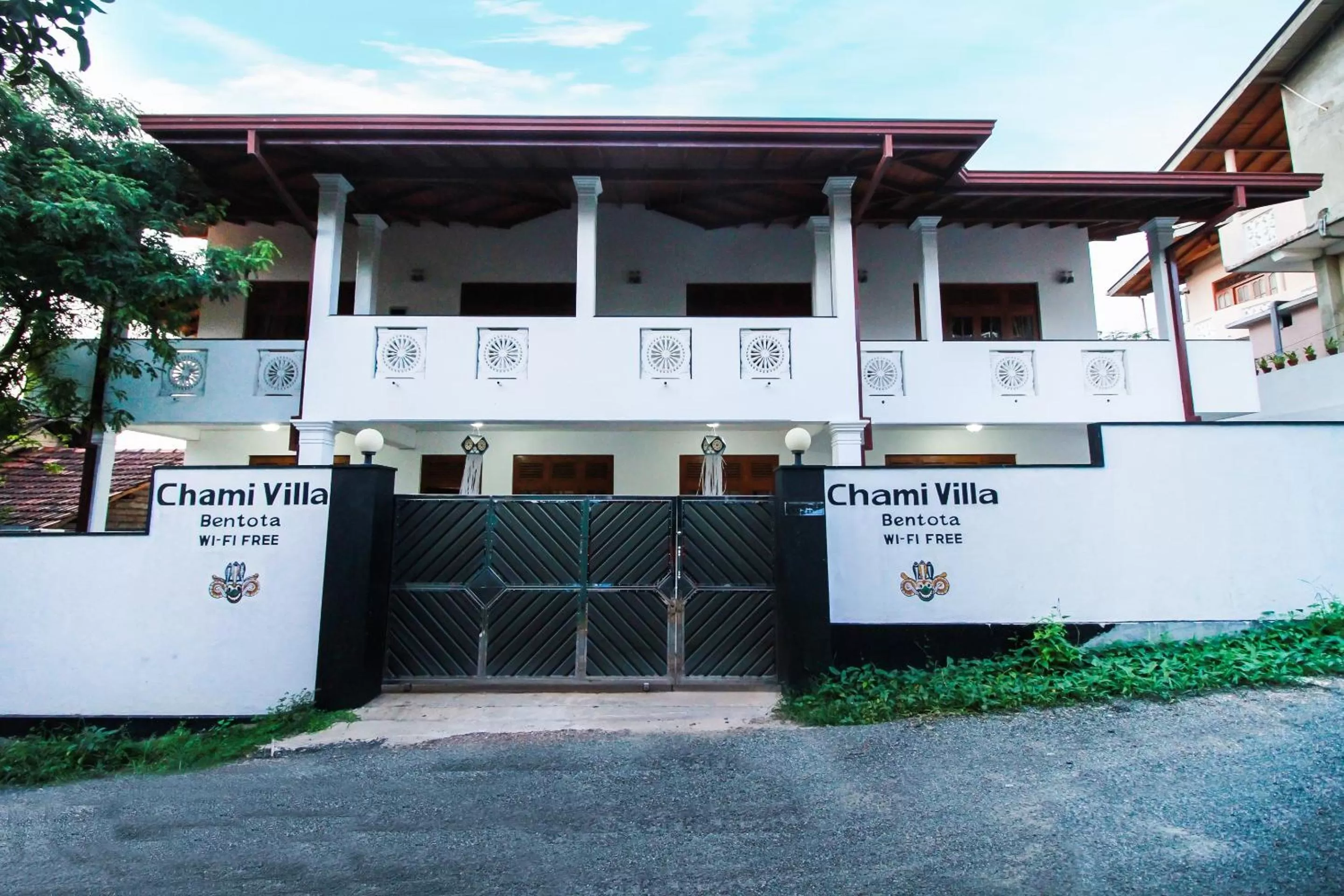 Facade/entrance in Chami Villa Bentota